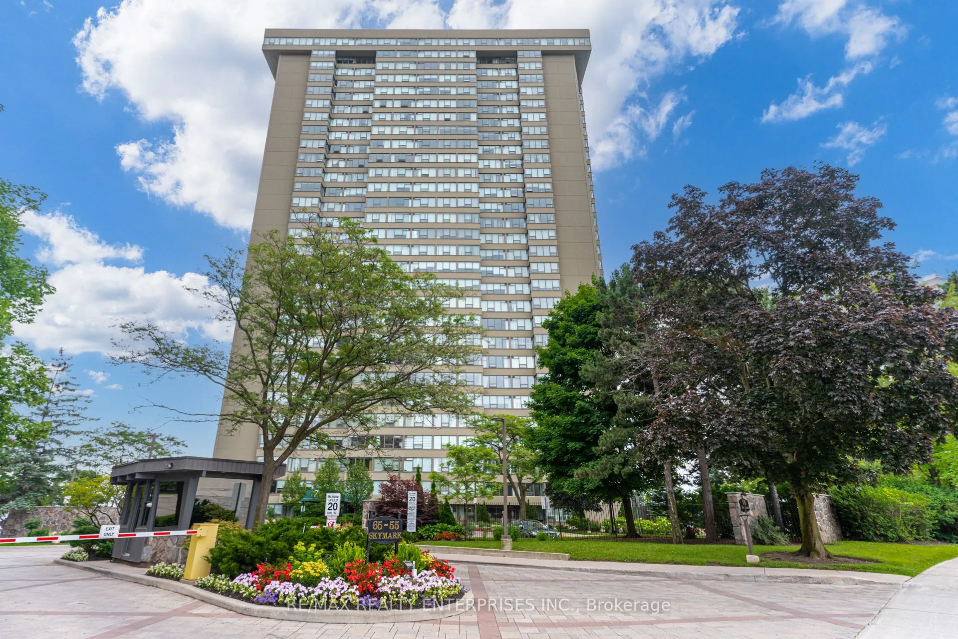 55 Skymark Drive, #205