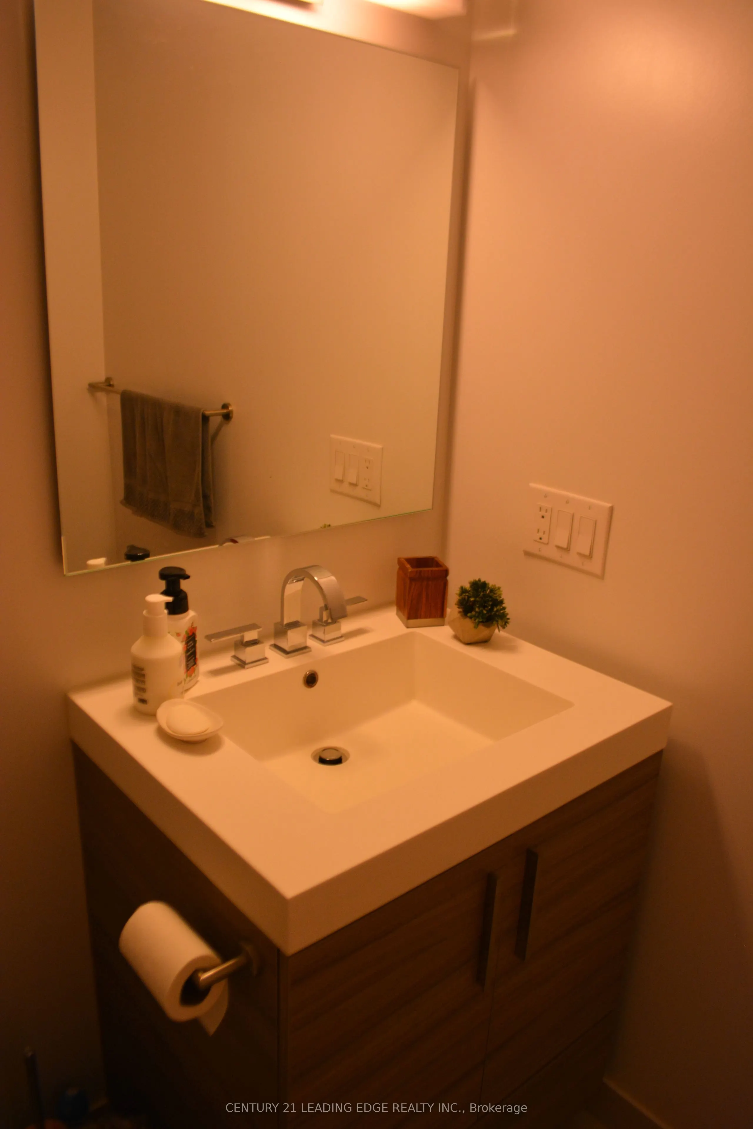 318 Richmond Street W, #3806