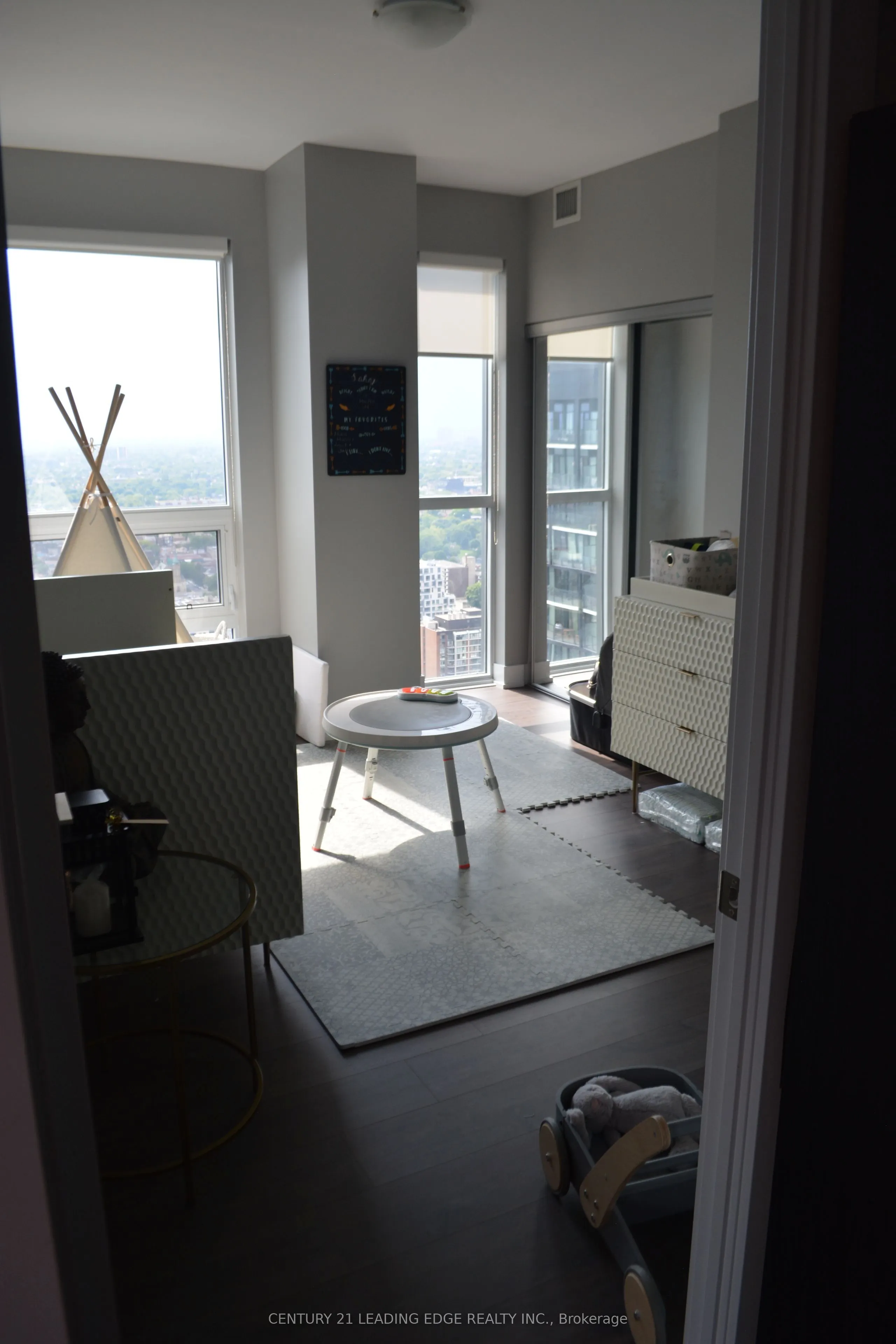 318 Richmond Street W, #3806