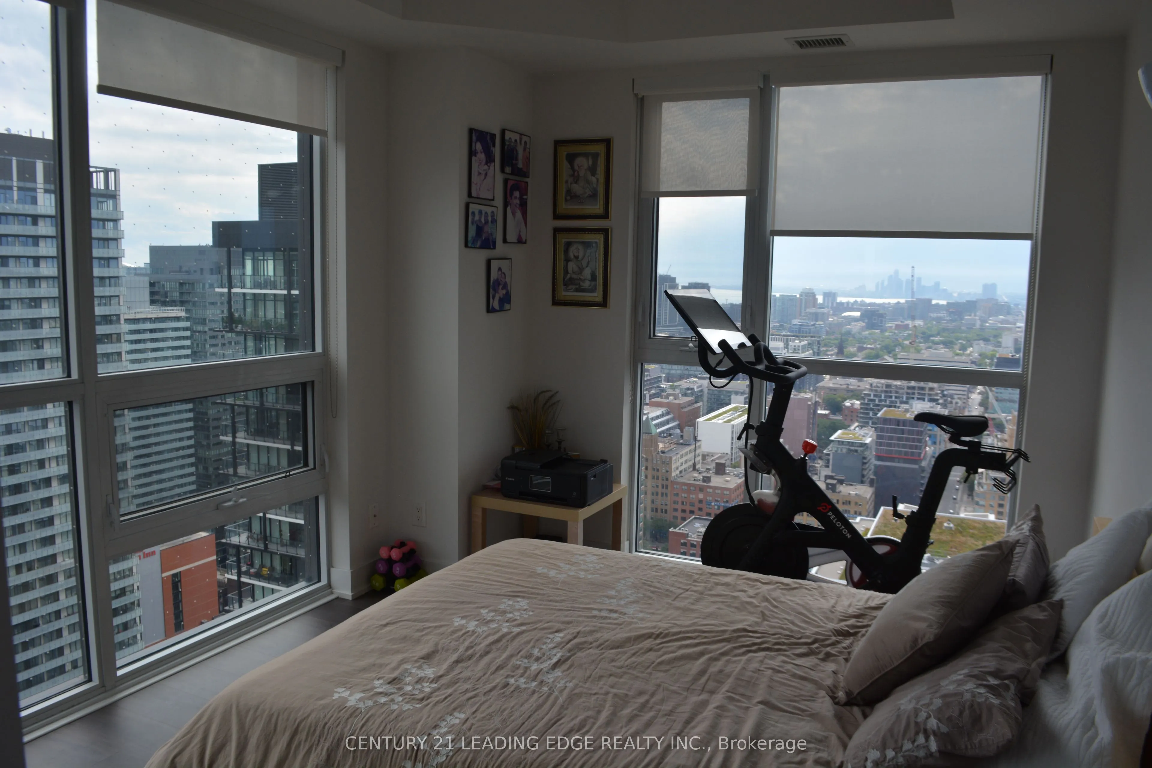 318 Richmond Street W, #3806