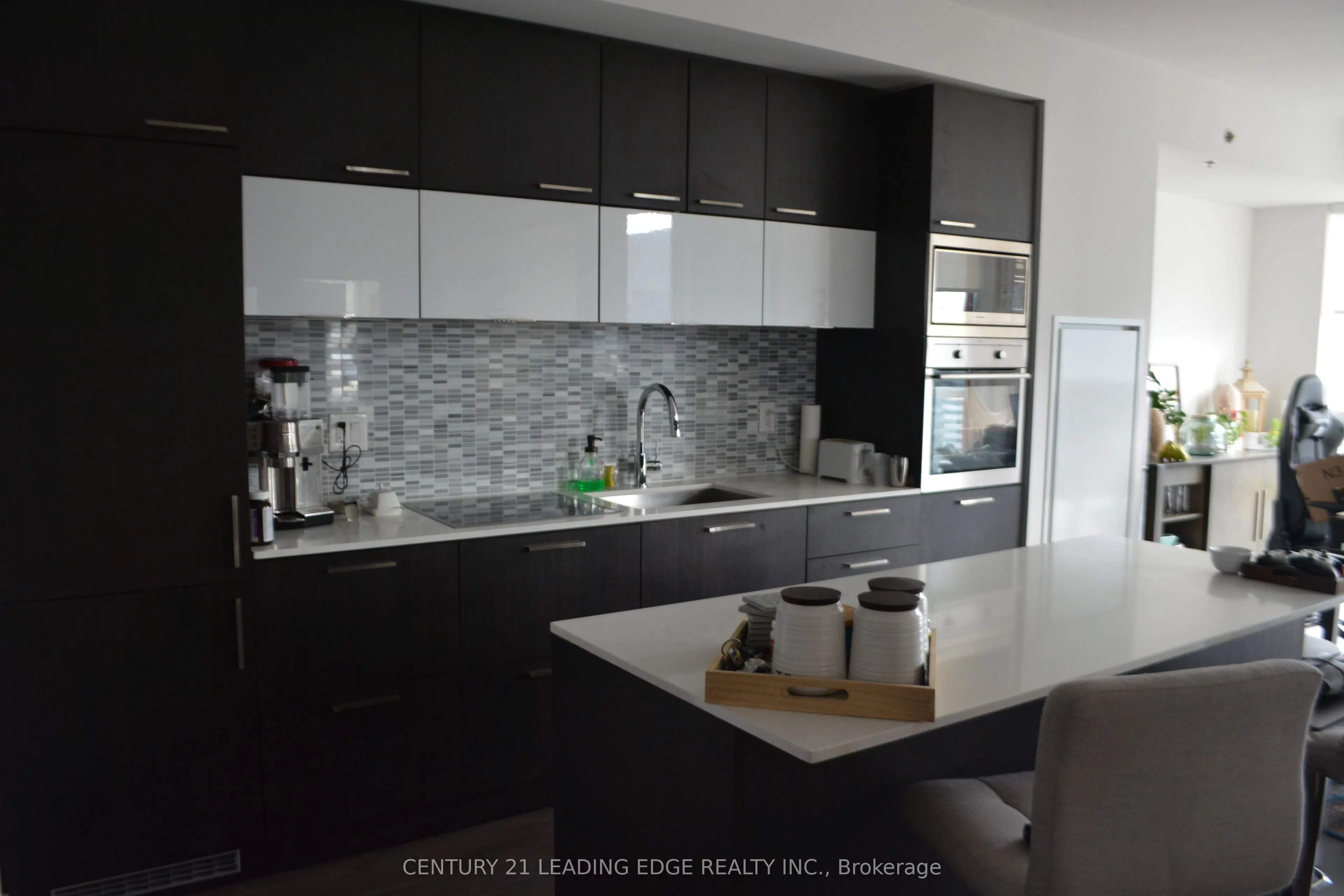 318 Richmond Street W, #3806