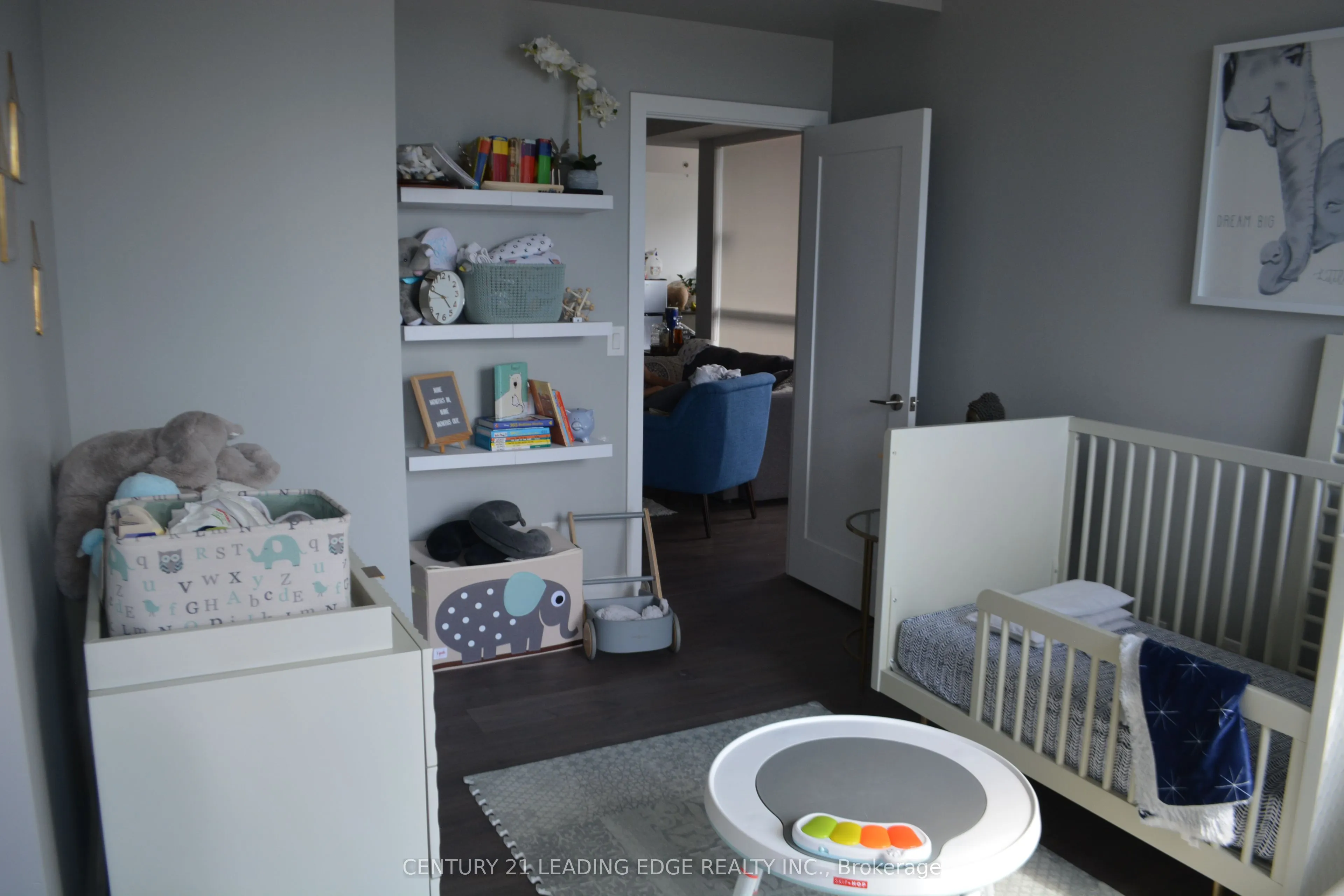 318 Richmond Street W, #3806