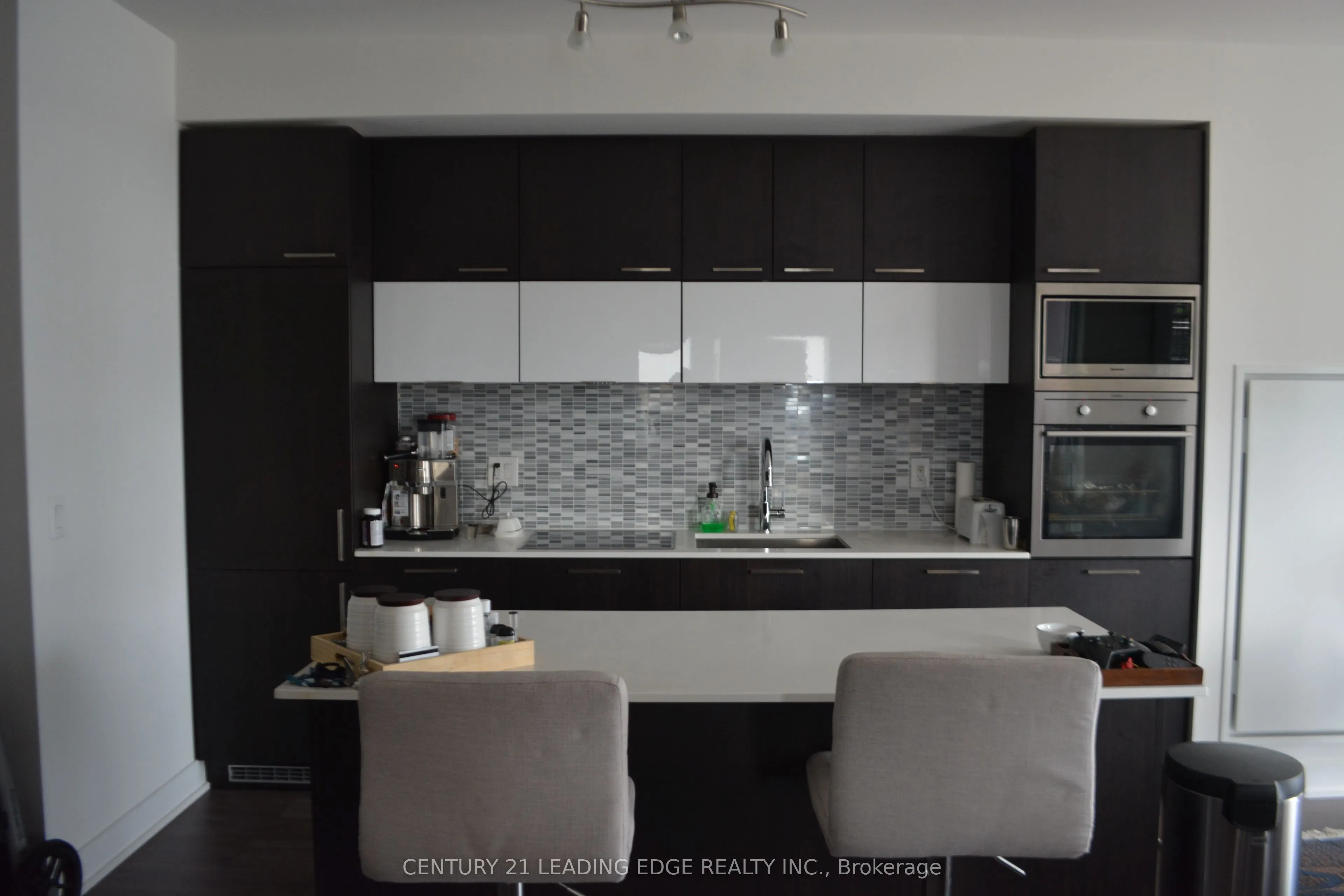 318 Richmond Street W, #3806