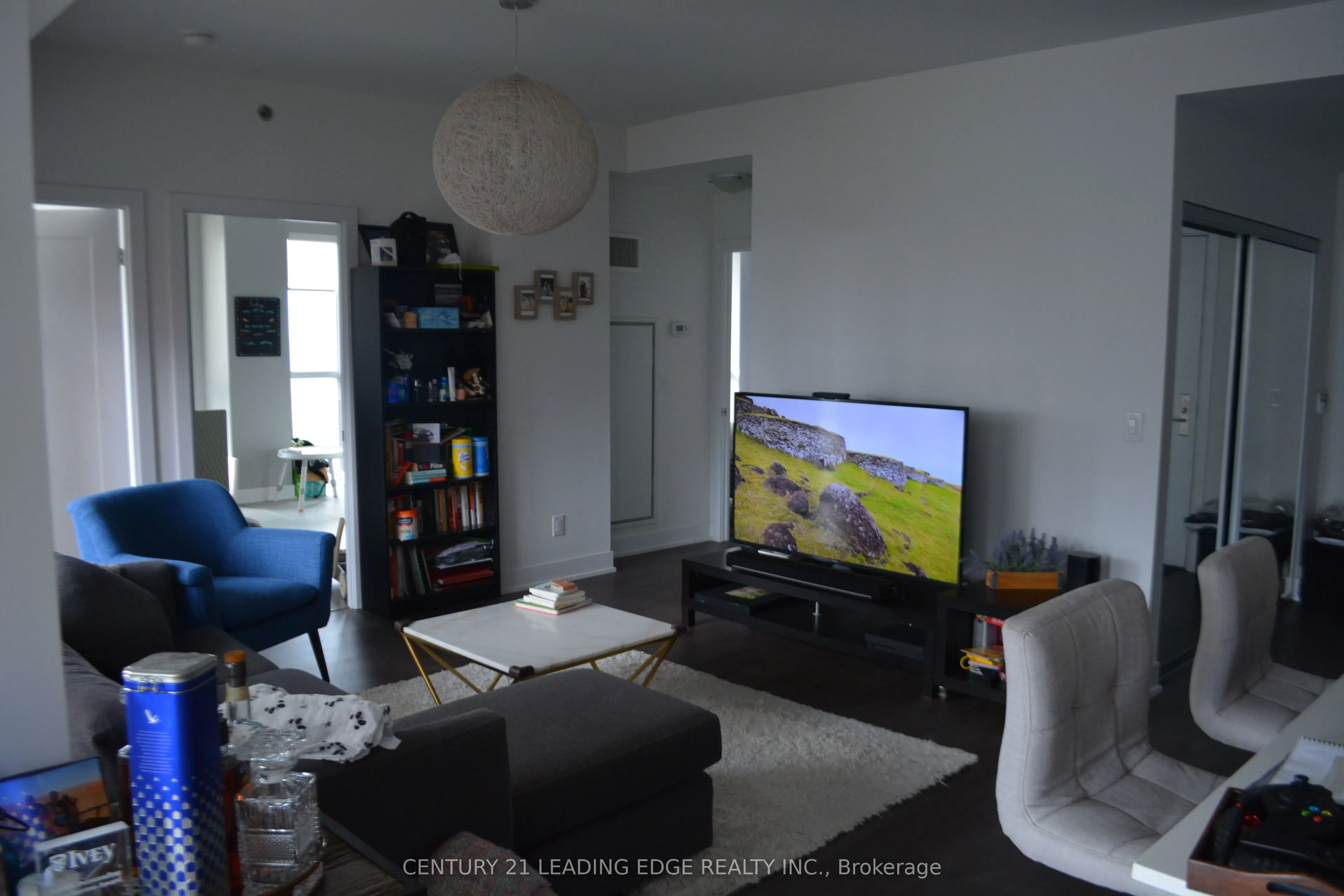 318 Richmond Street W, #3806