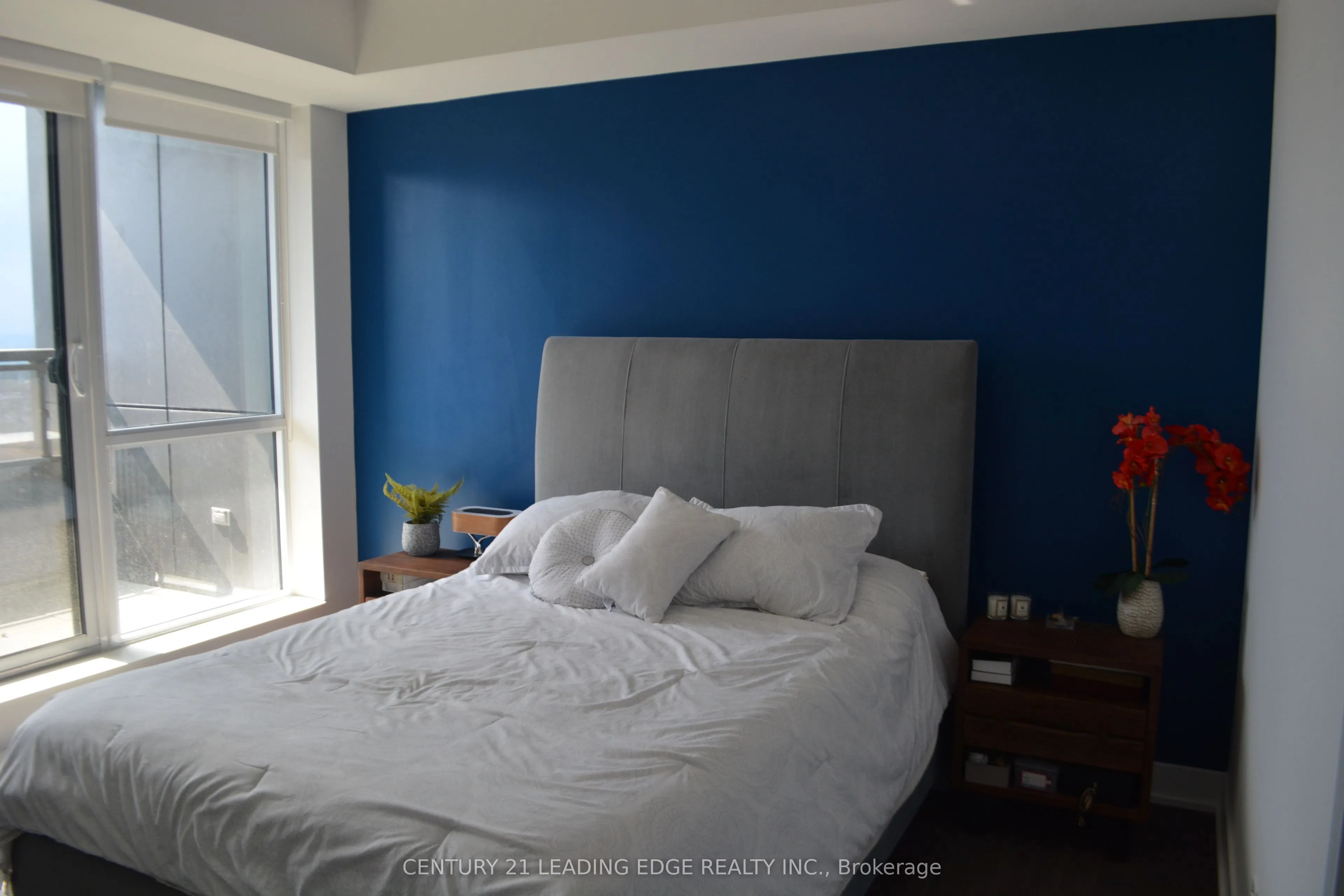 318 Richmond Street W, #3806