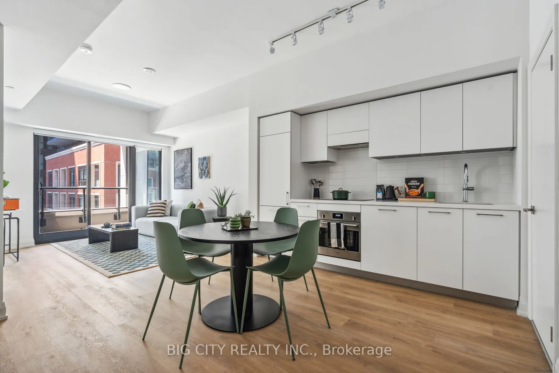 36 Brentcliffe Road, #305