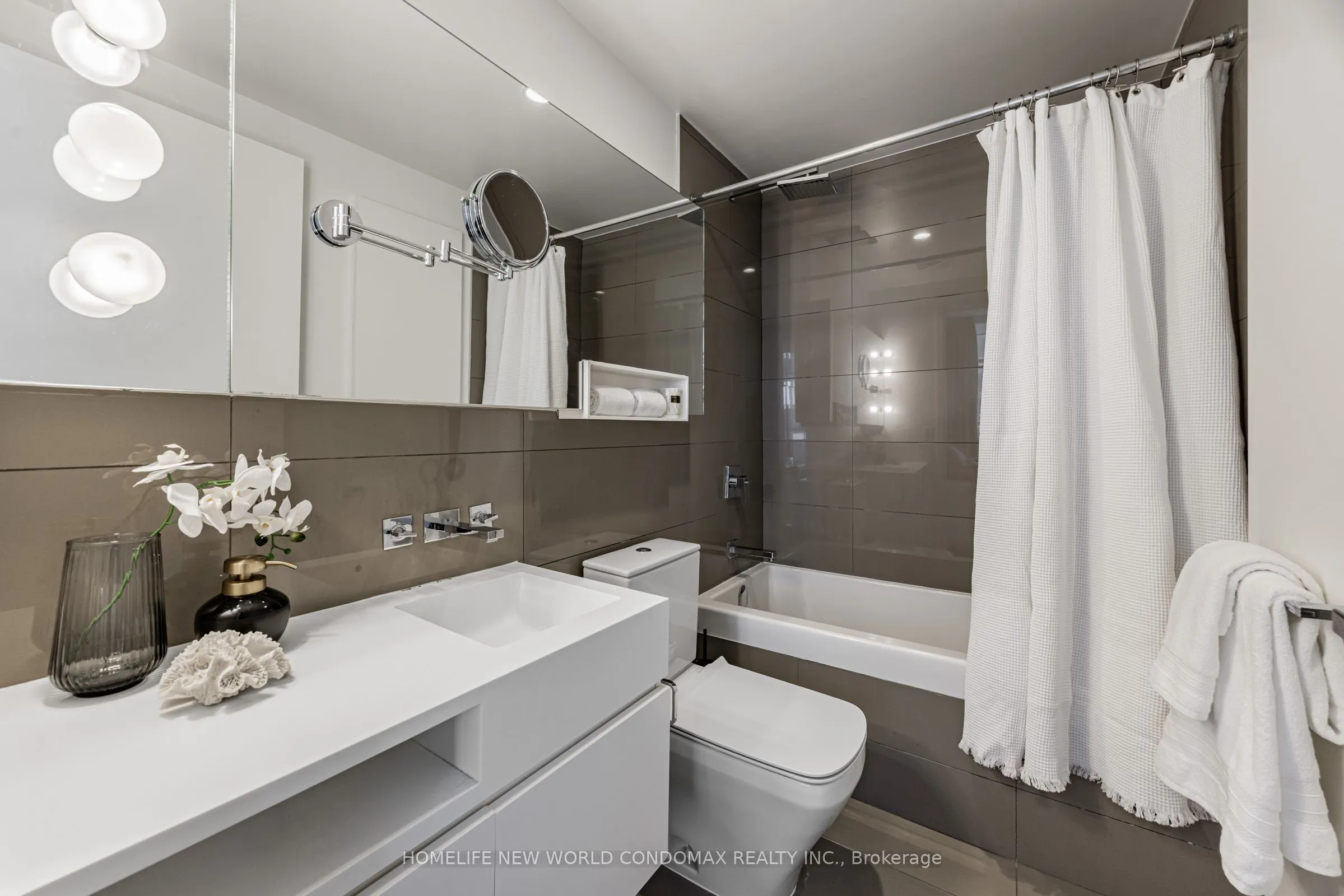 45 CHARLES Street E, #5010