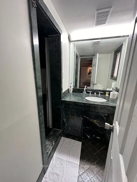 33 Wycliffe Crescent