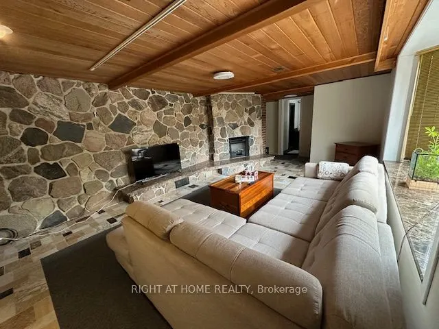 33 Wycliffe Crescent