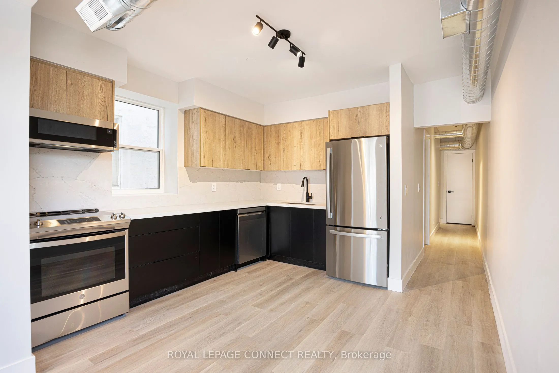 1146 College Street, #2