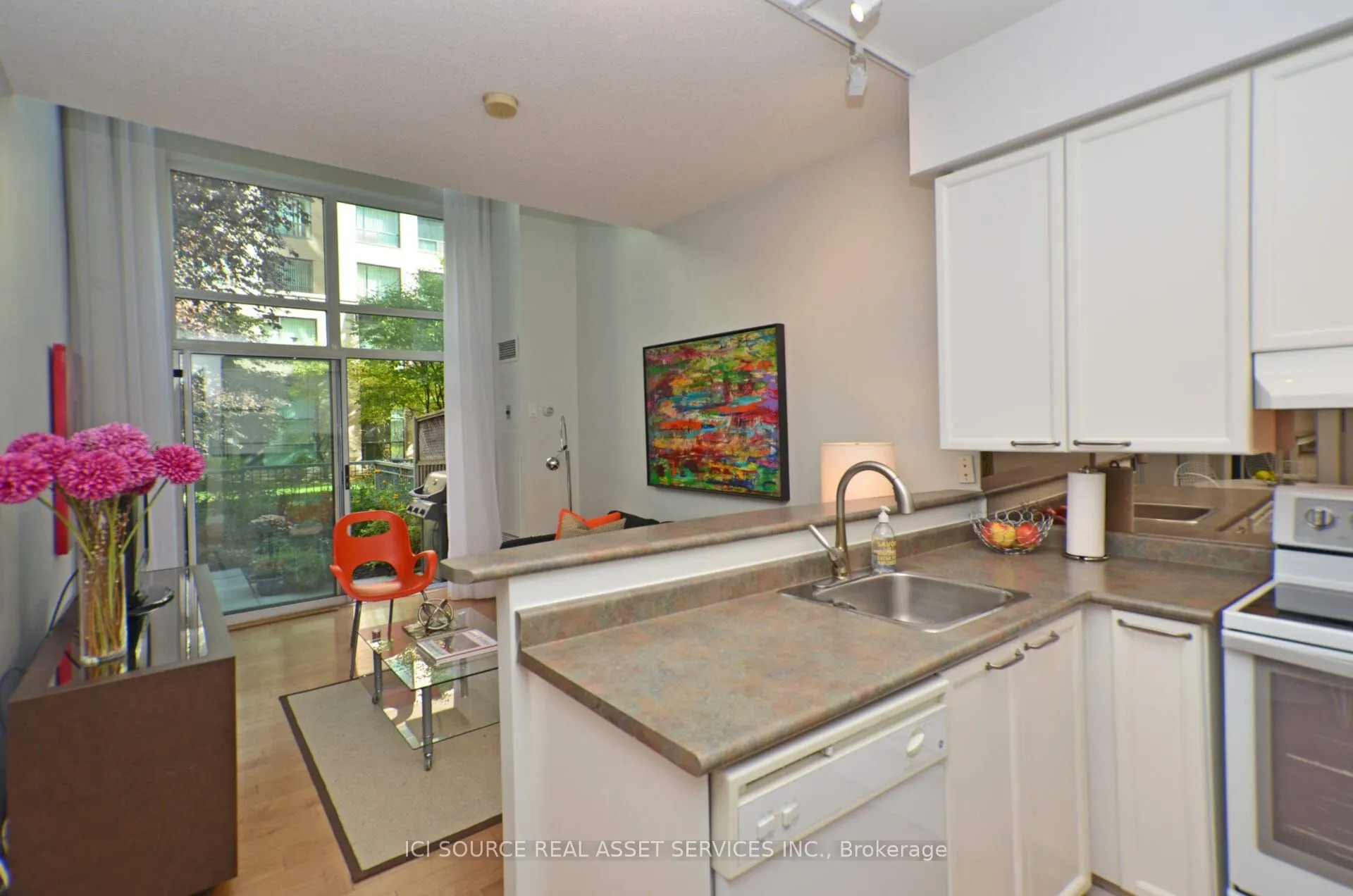 109 Front Street E, #121