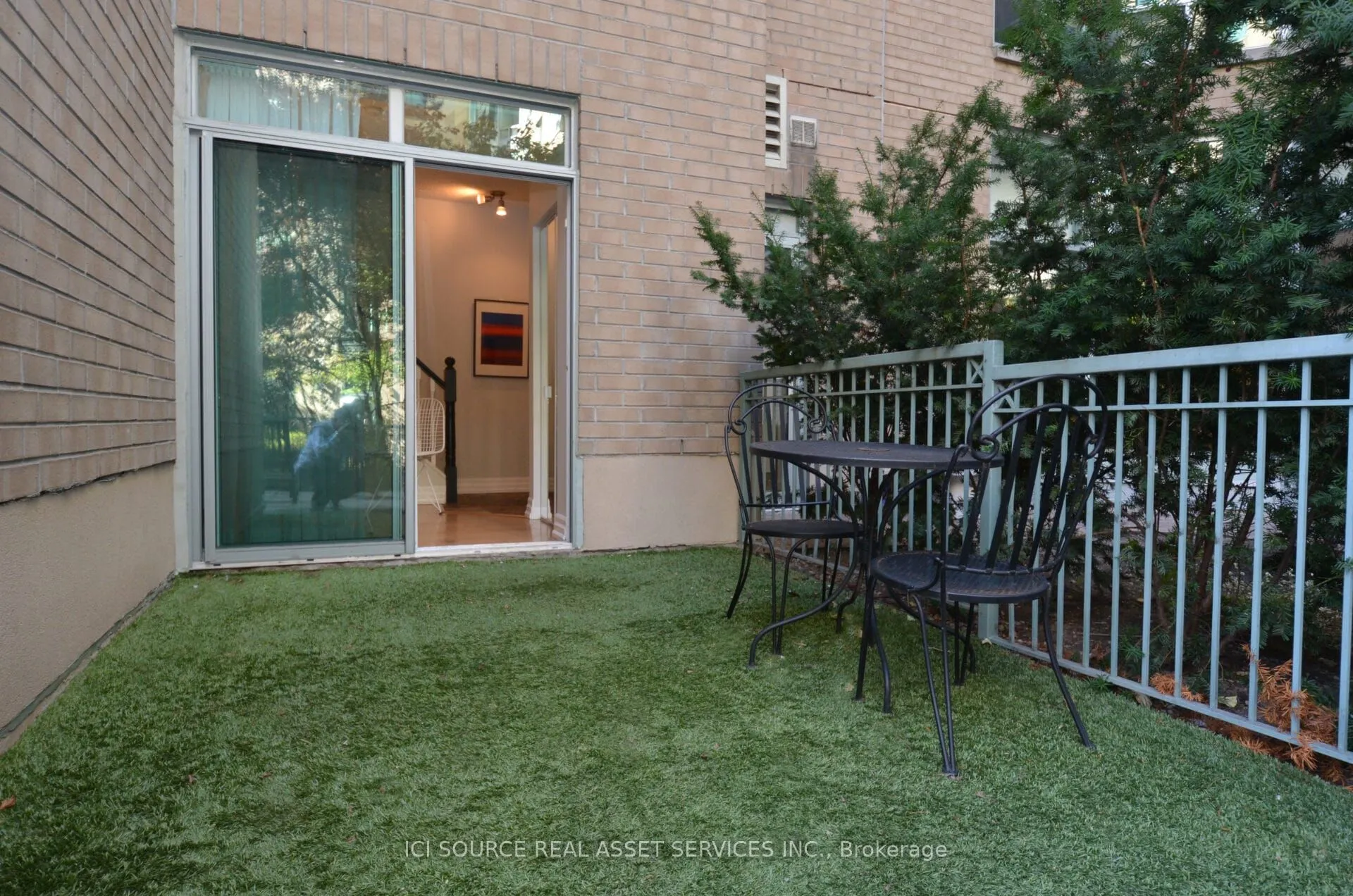 109 Front Street E, #121