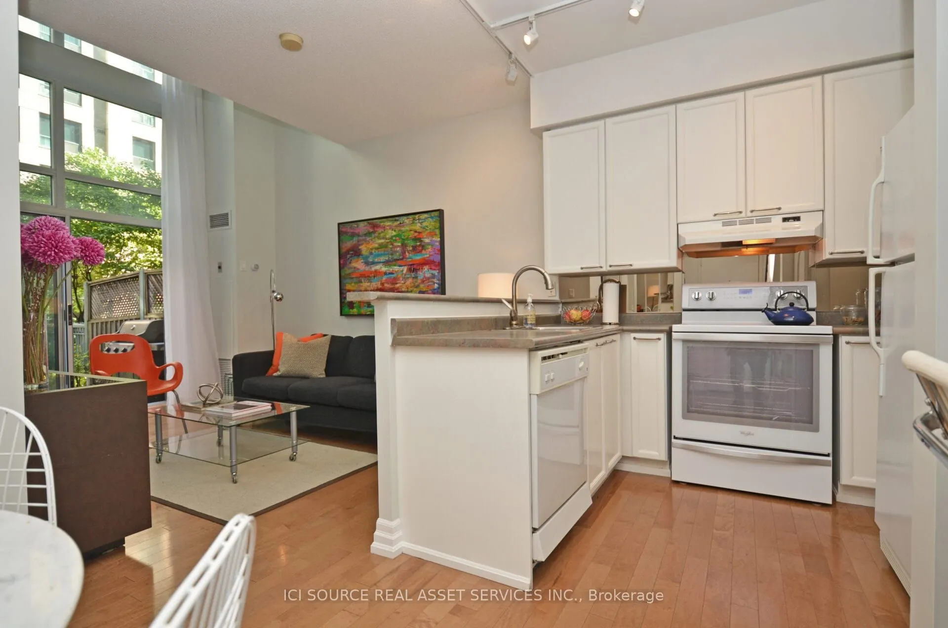 109 Front Street E, #121