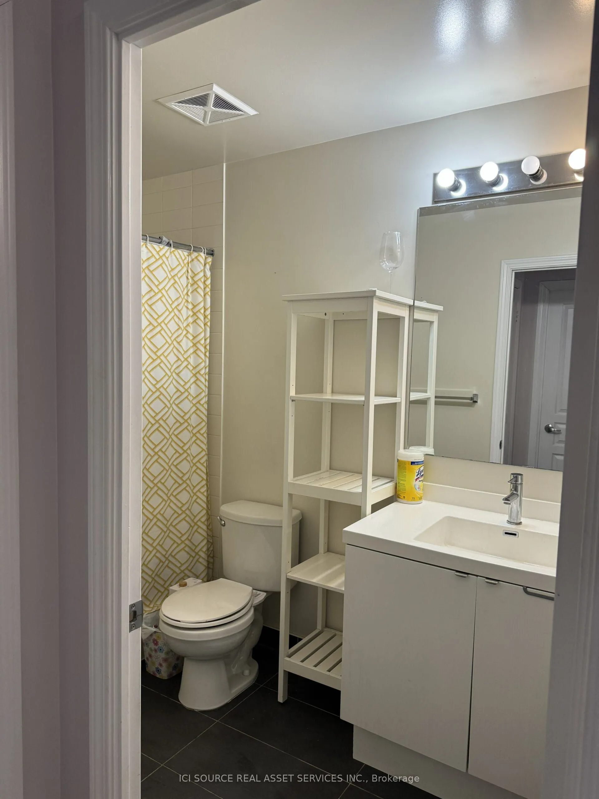 352 Front Street W, #1820