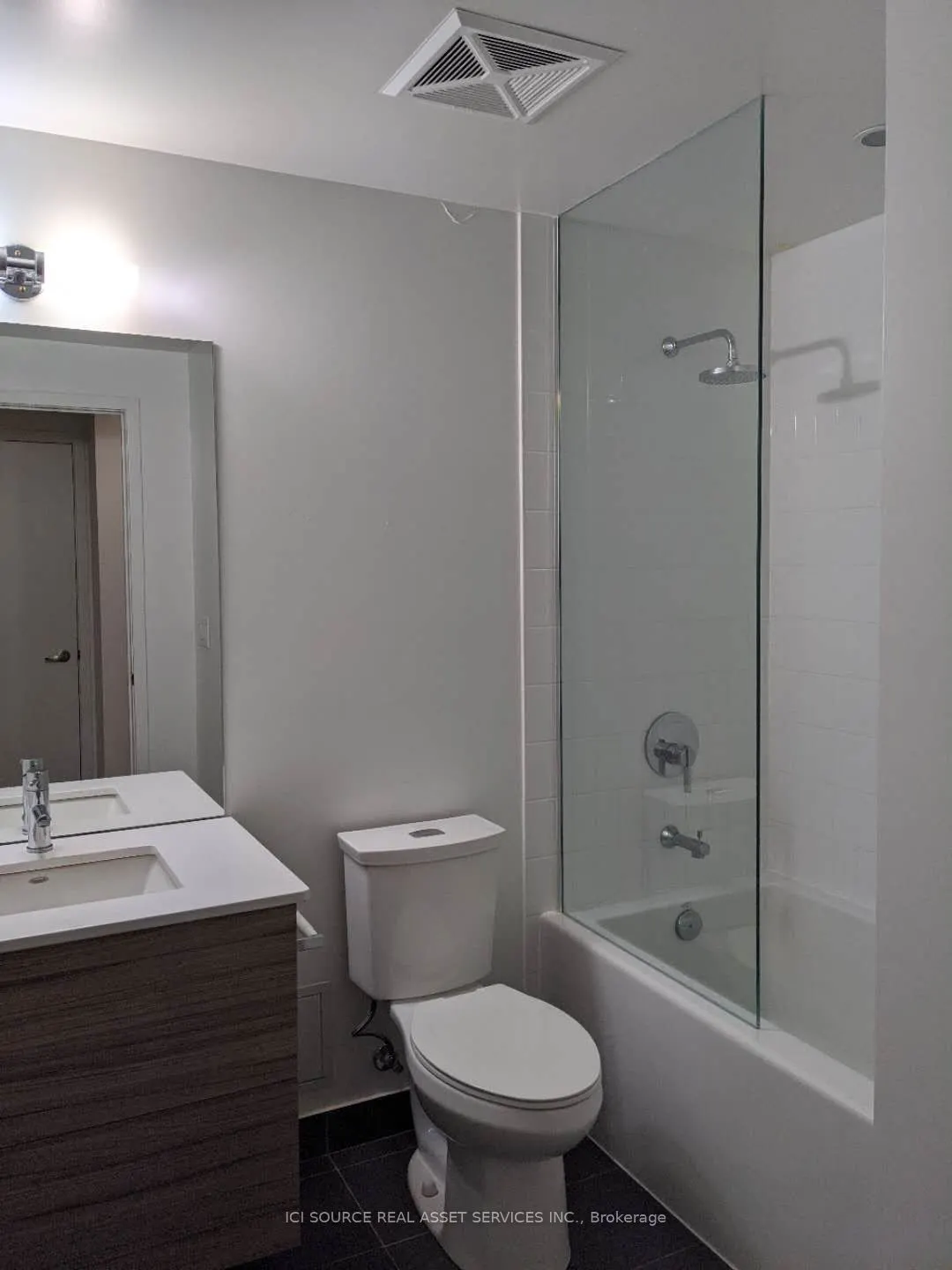 210 Simcoe Street, #2204