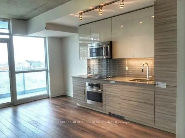 210 Simcoe Street, #2204