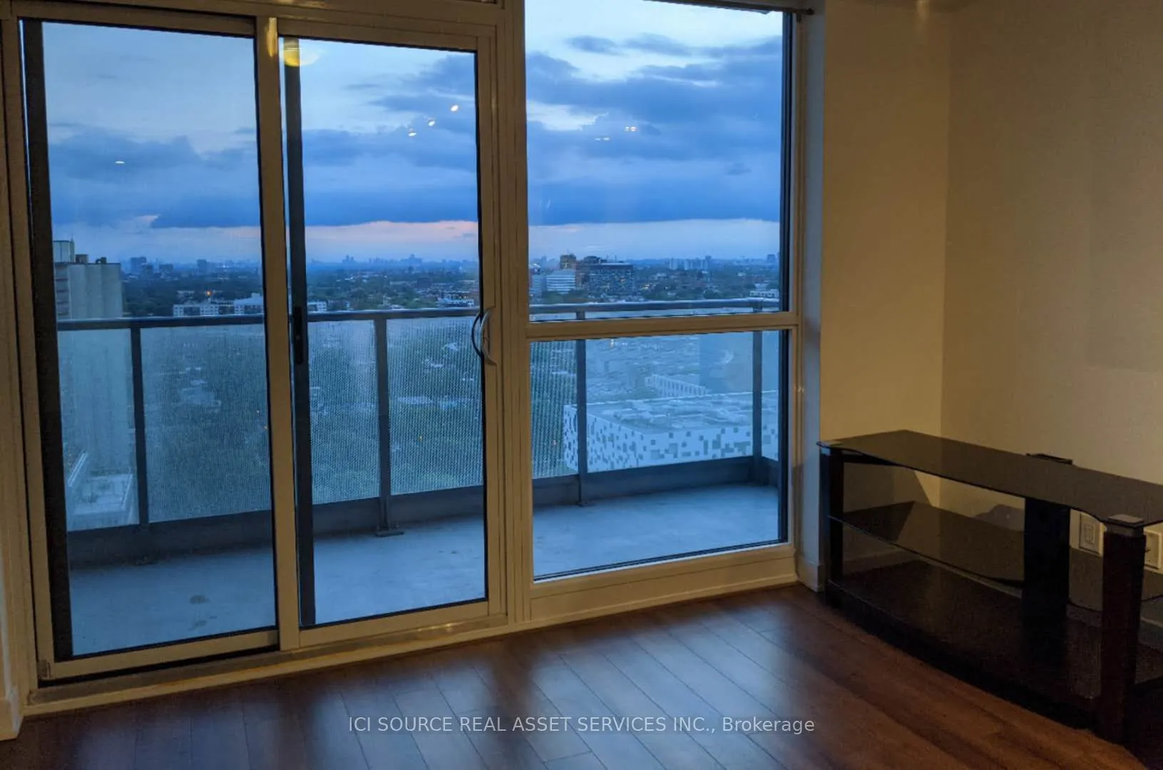 210 Simcoe Street, #2204