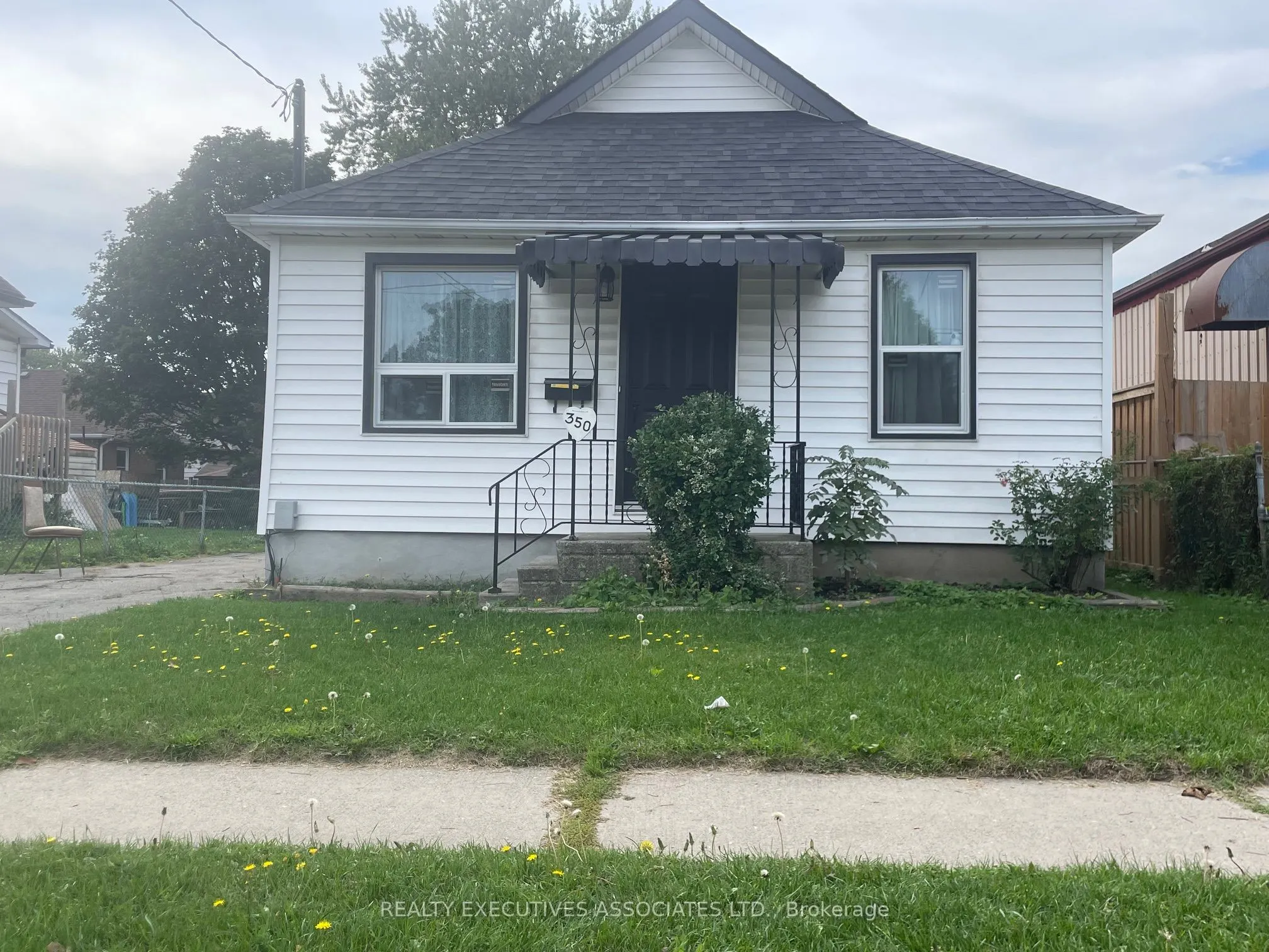 350 Oshawa Boulevard S