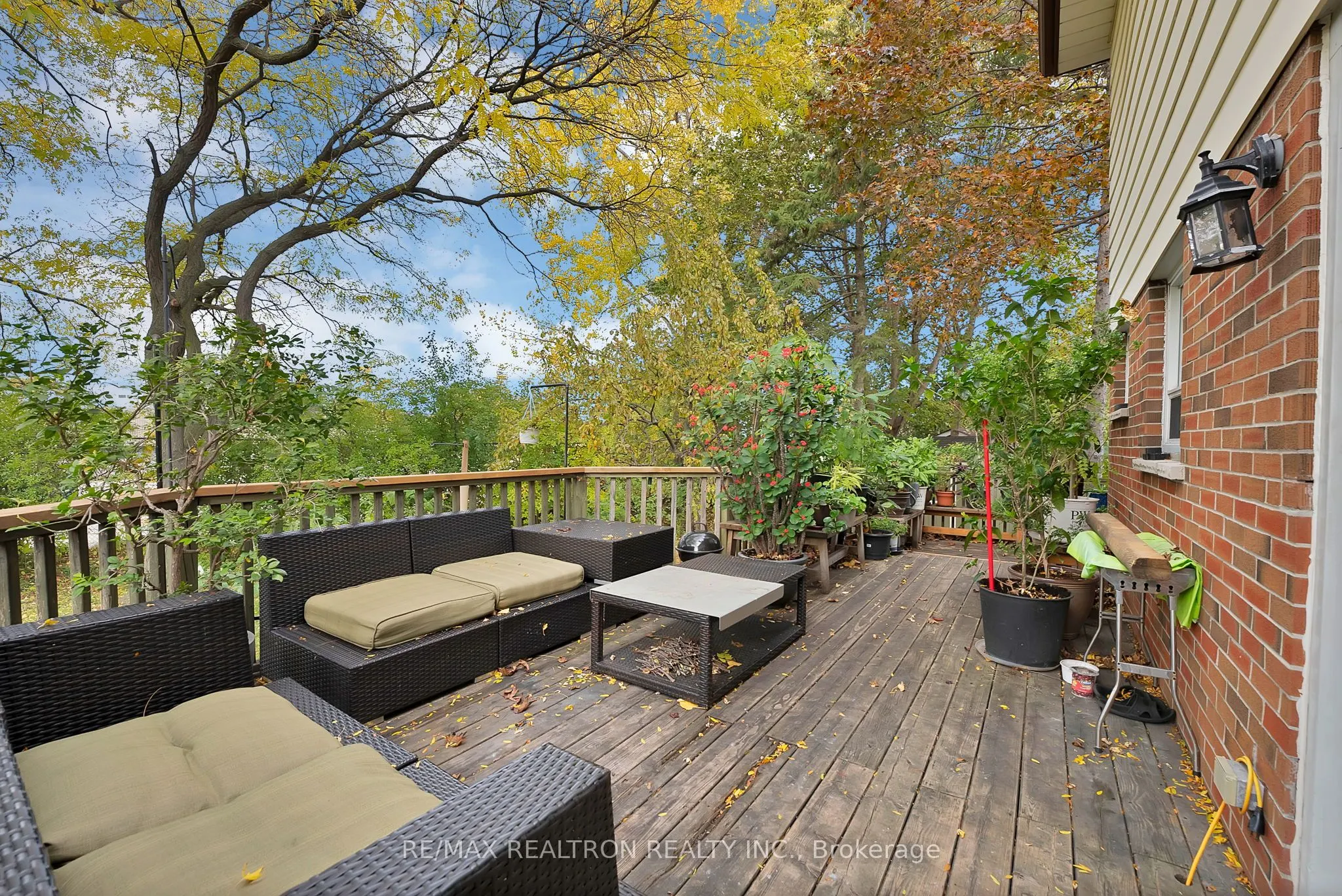 22 Montavista Street