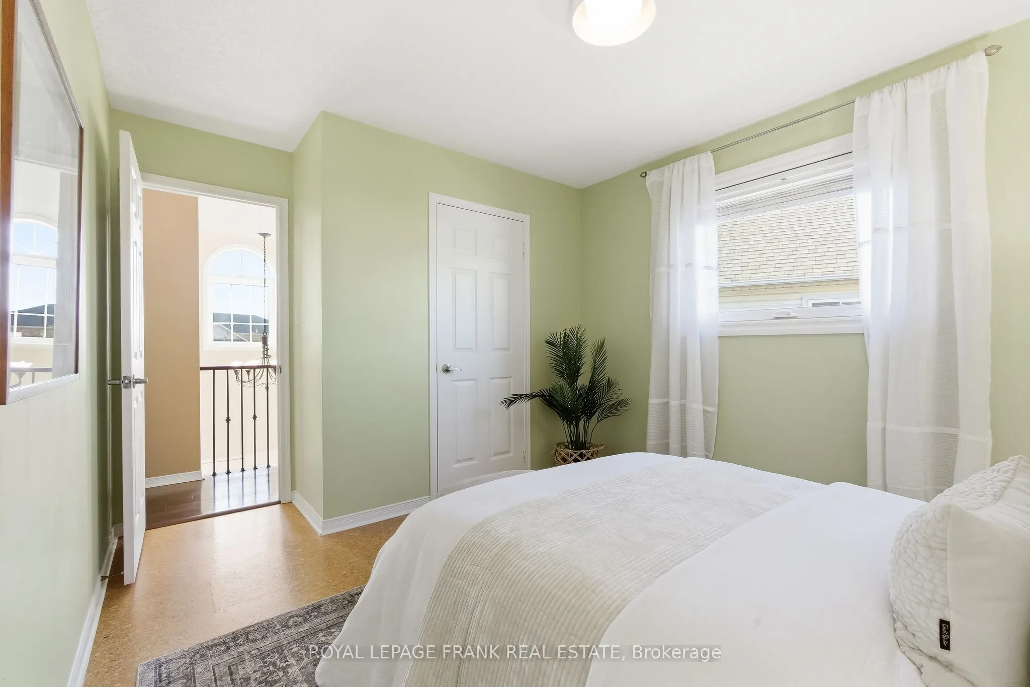 540 Woodmount Crescent