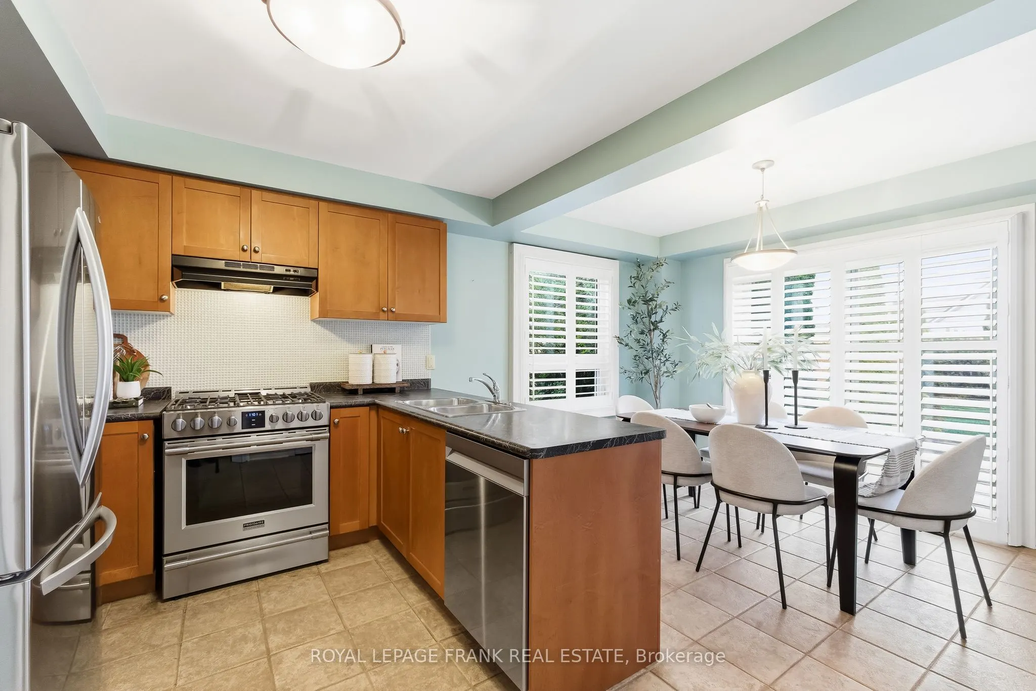 540 Woodmount Crescent