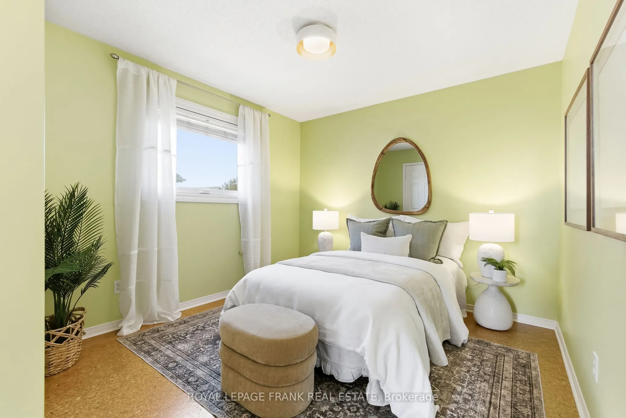 540 Woodmount Crescent