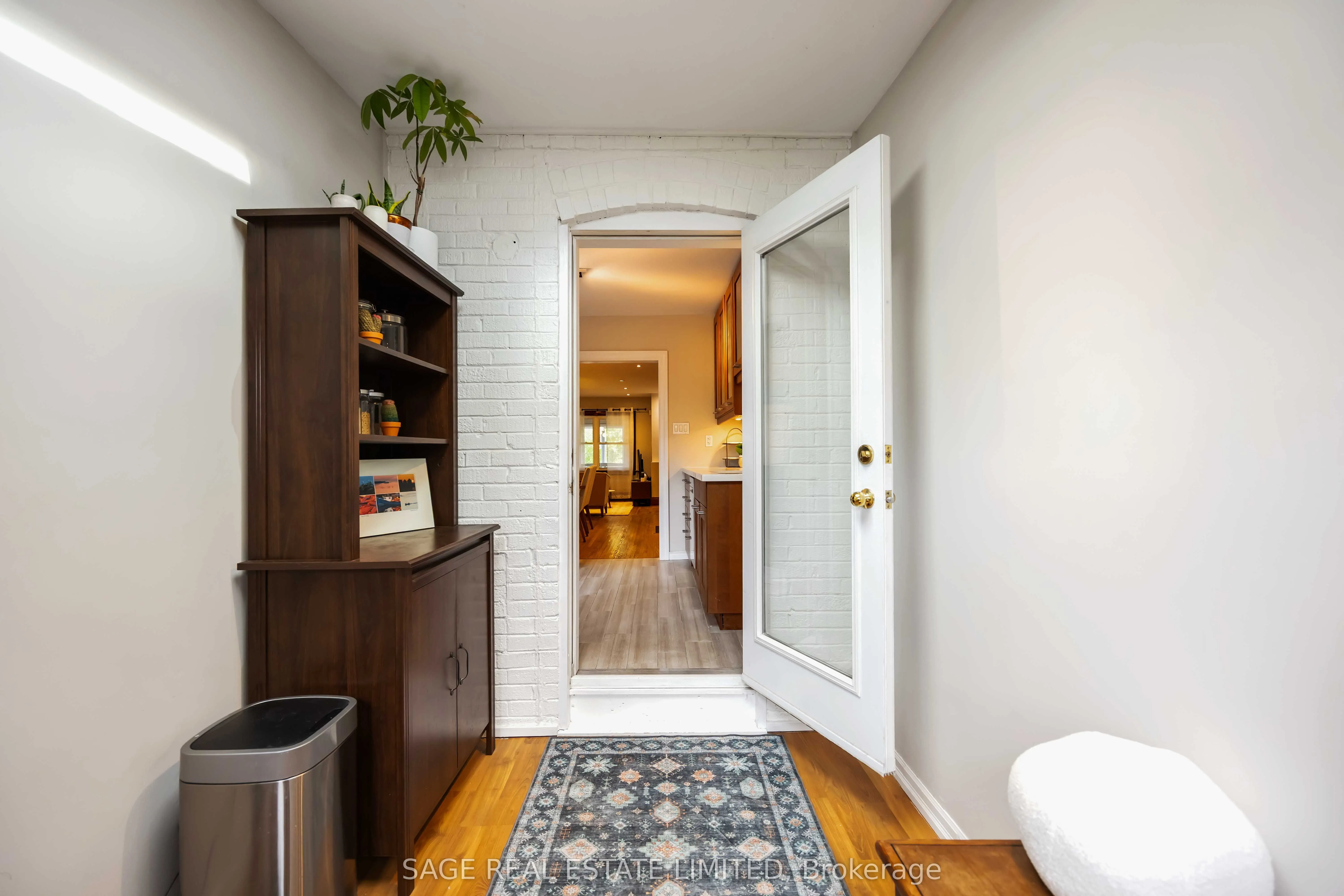 552 Victoria Park Avenue