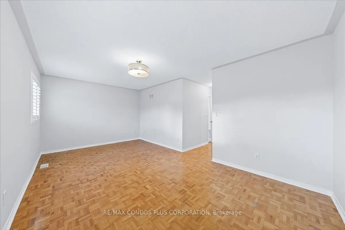 289 Deepsprings Crescent