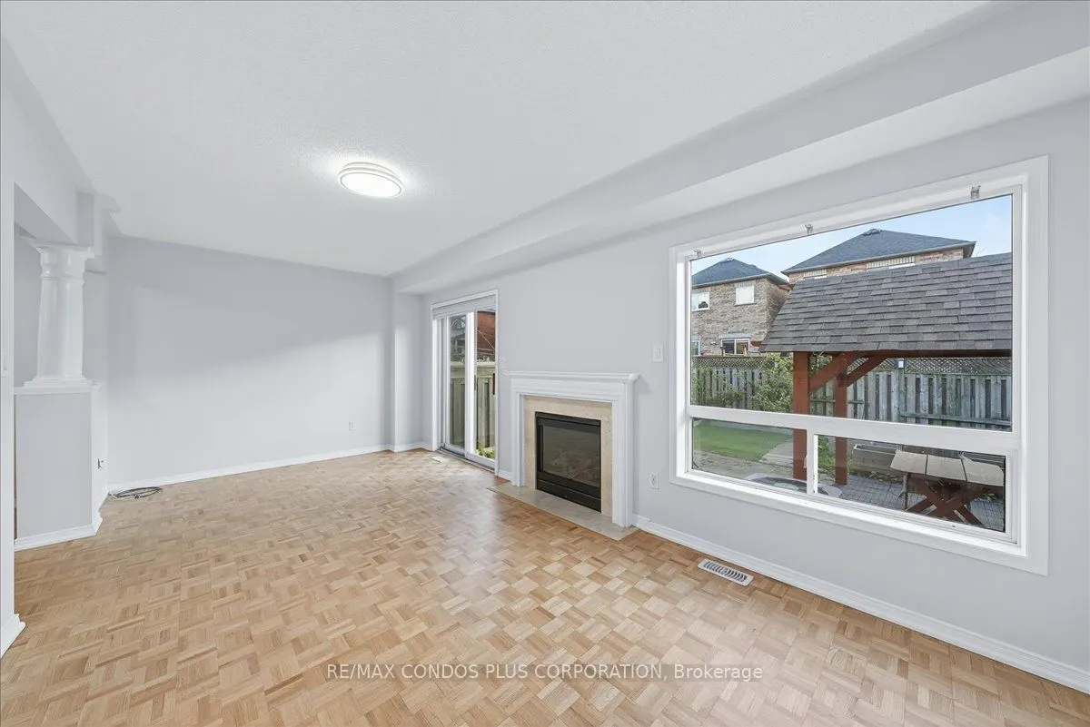 289 Deepsprings Crescent