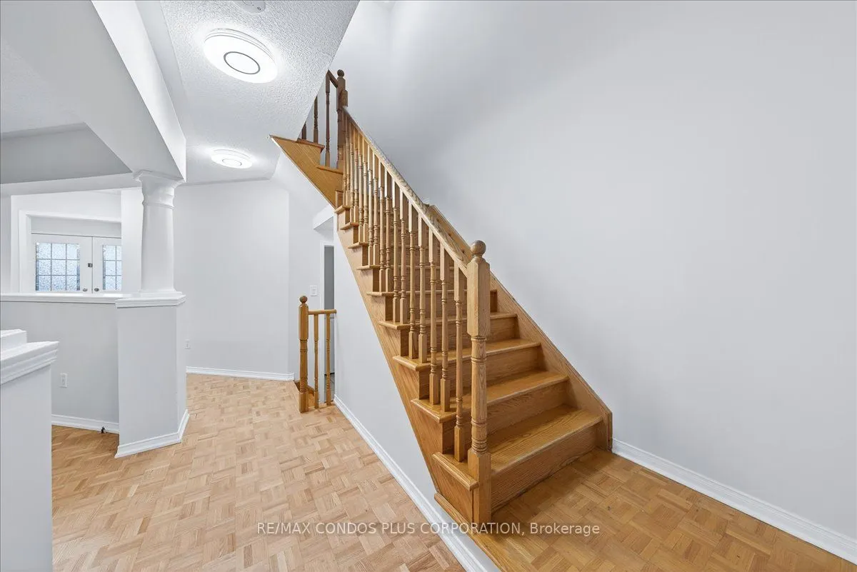 289 Deepsprings Crescent