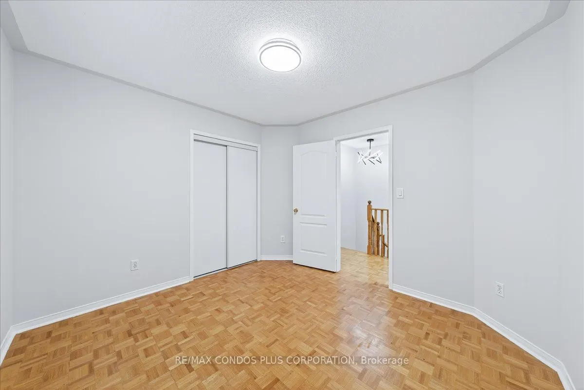 289 Deepsprings Crescent