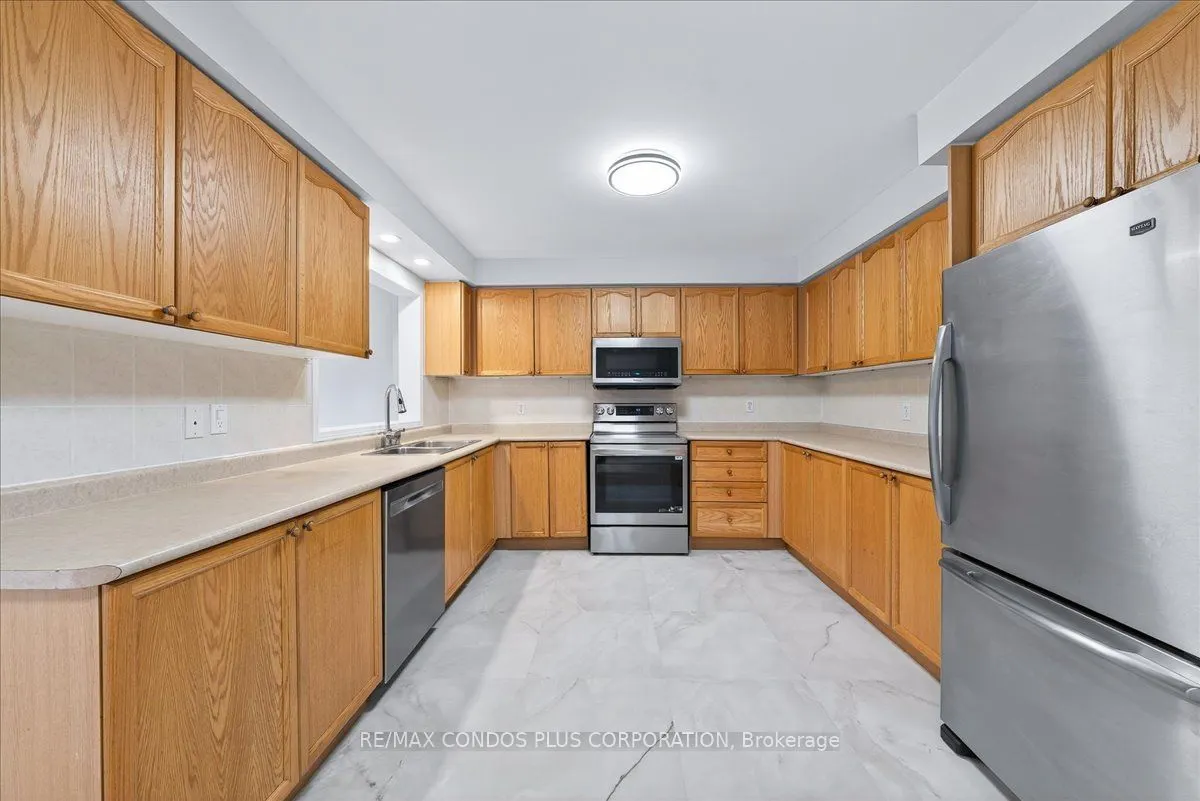 289 Deepsprings Crescent