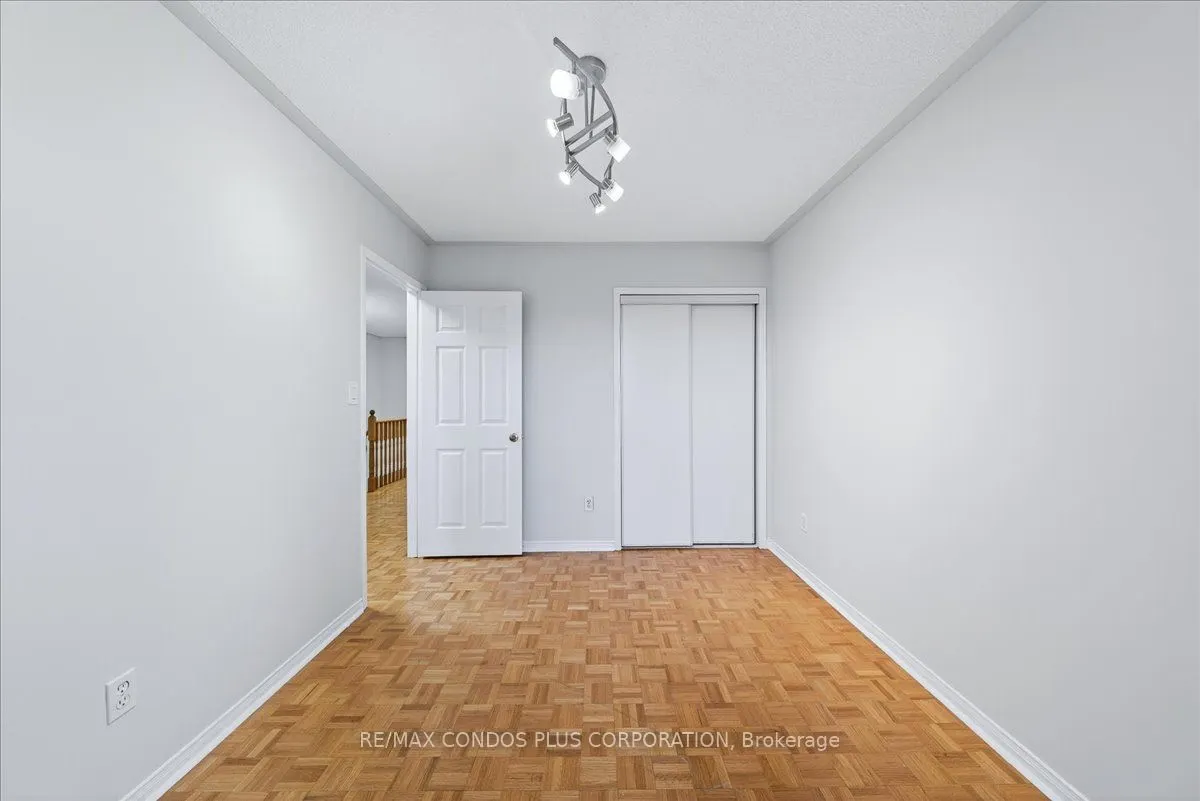 289 Deepsprings Crescent