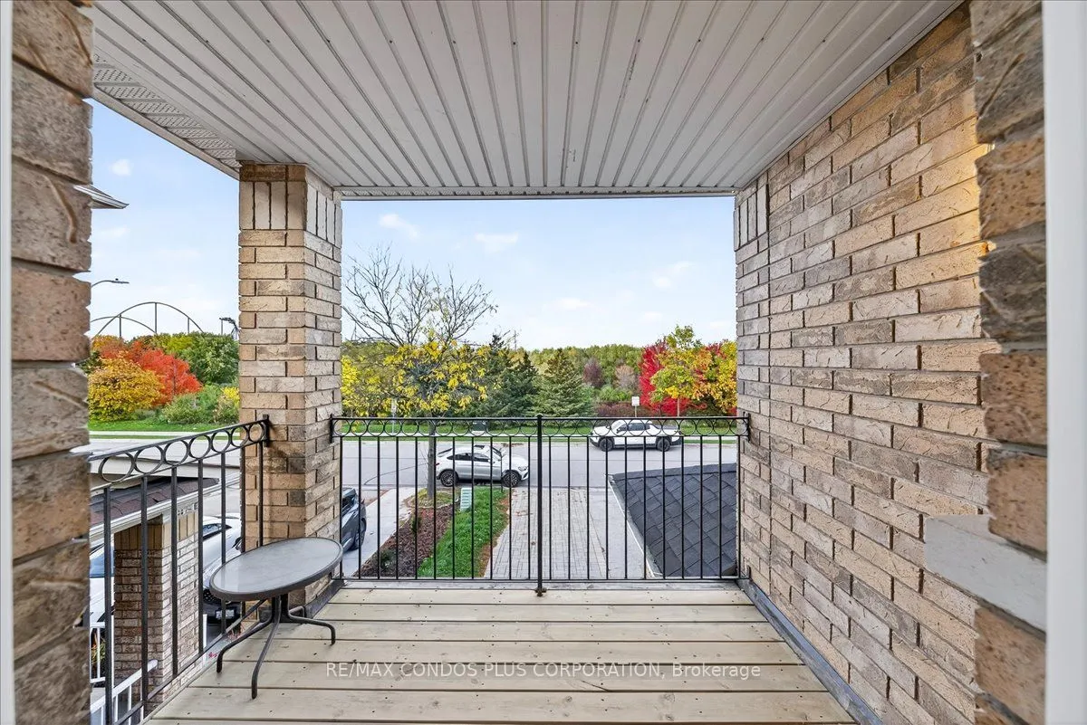 289 Deepsprings Crescent