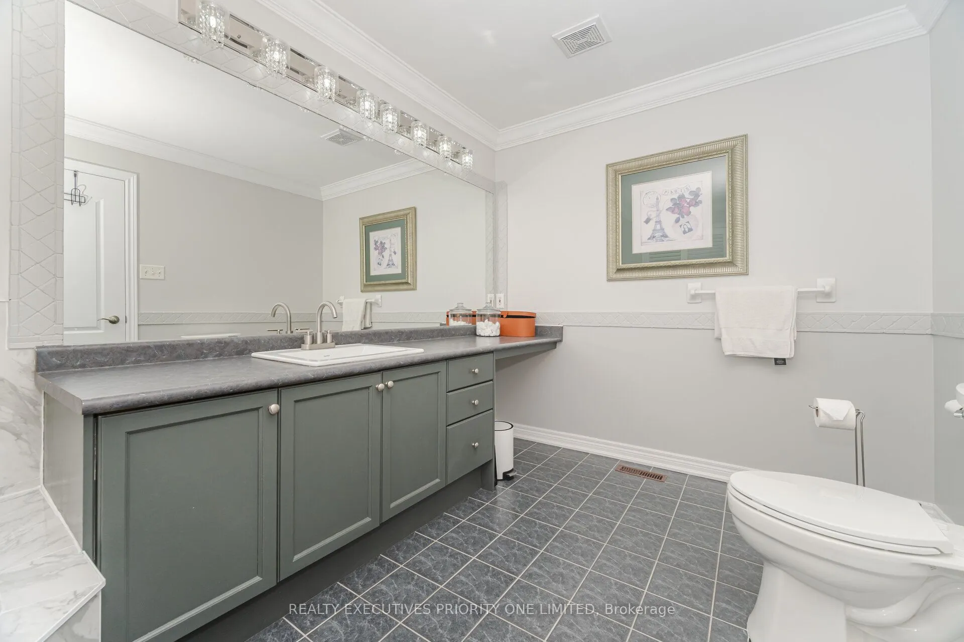 56 Regency View Heights