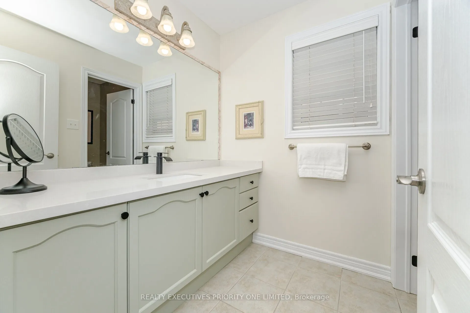 56 Regency View Heights