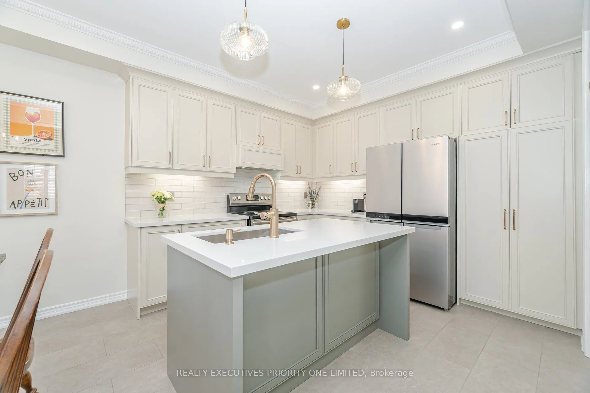 56 Regency View Heights