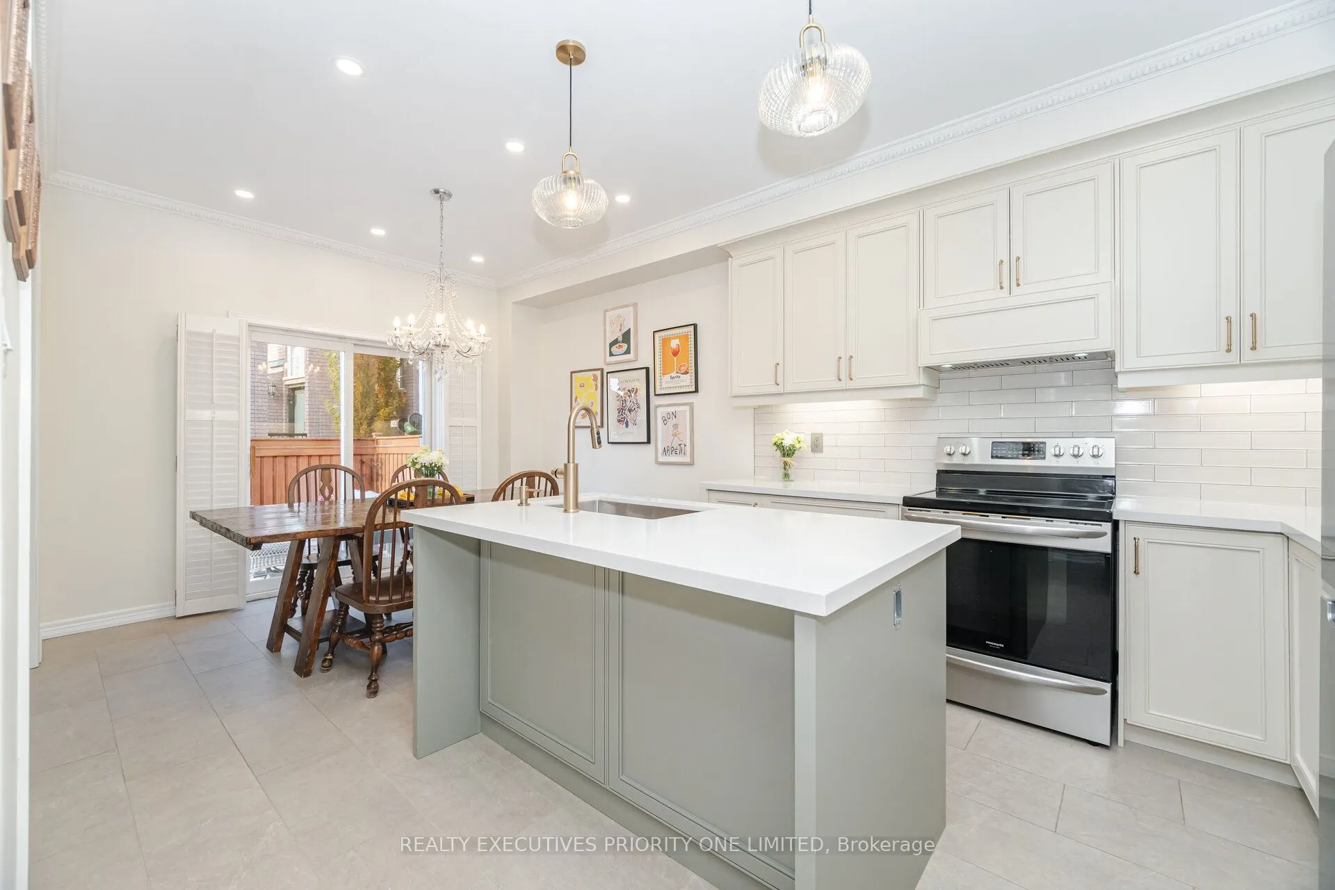 56 Regency View Heights