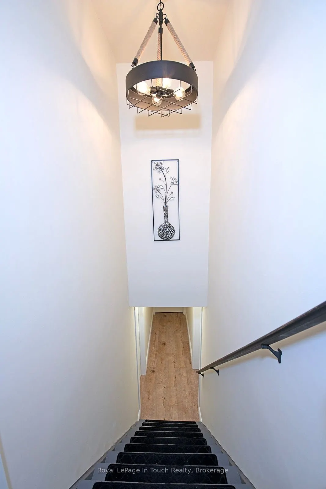 8 Cyril Martin Place