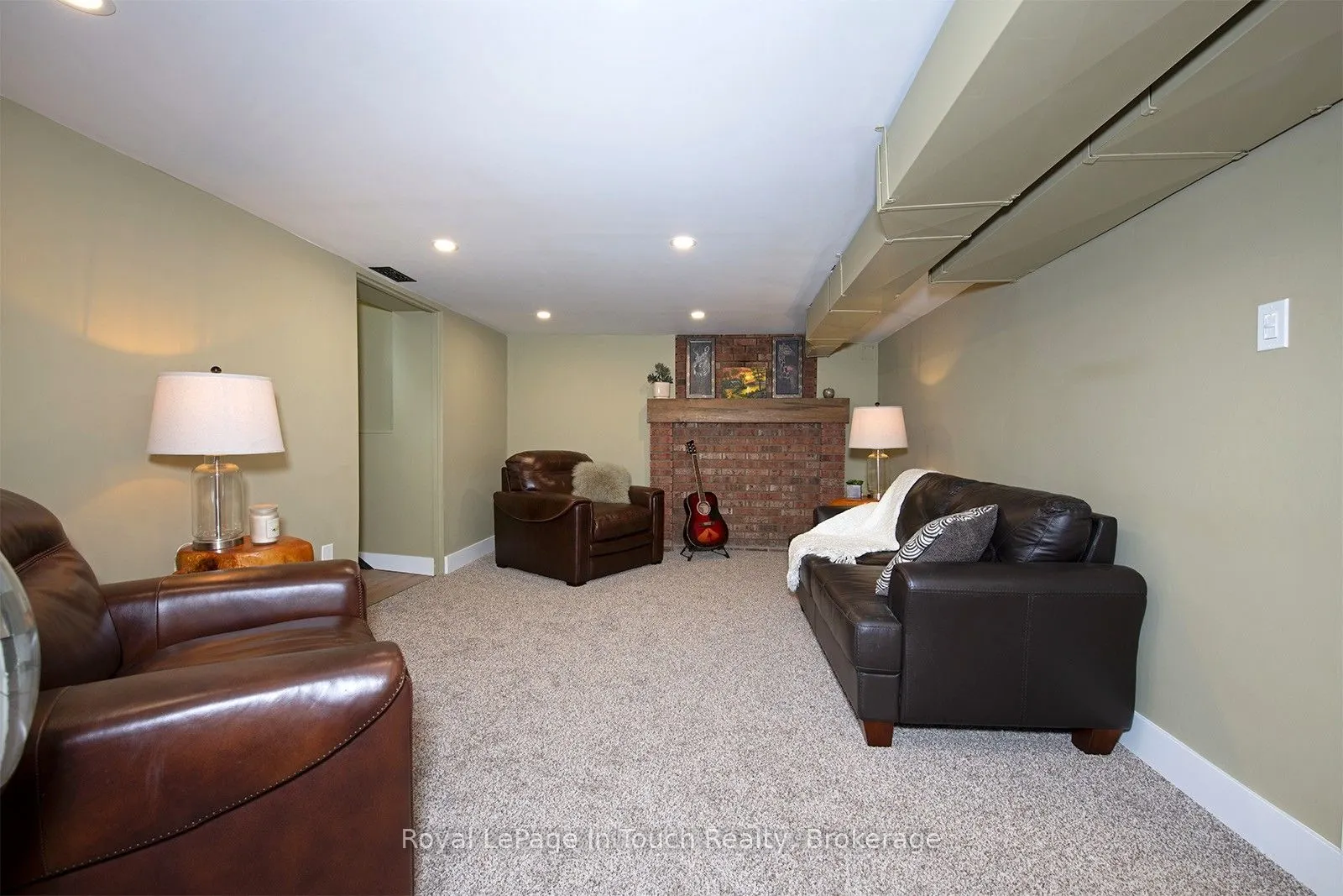 8 Cyril Martin Place