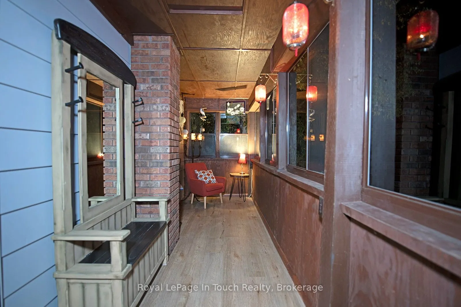 8 Cyril Martin Place