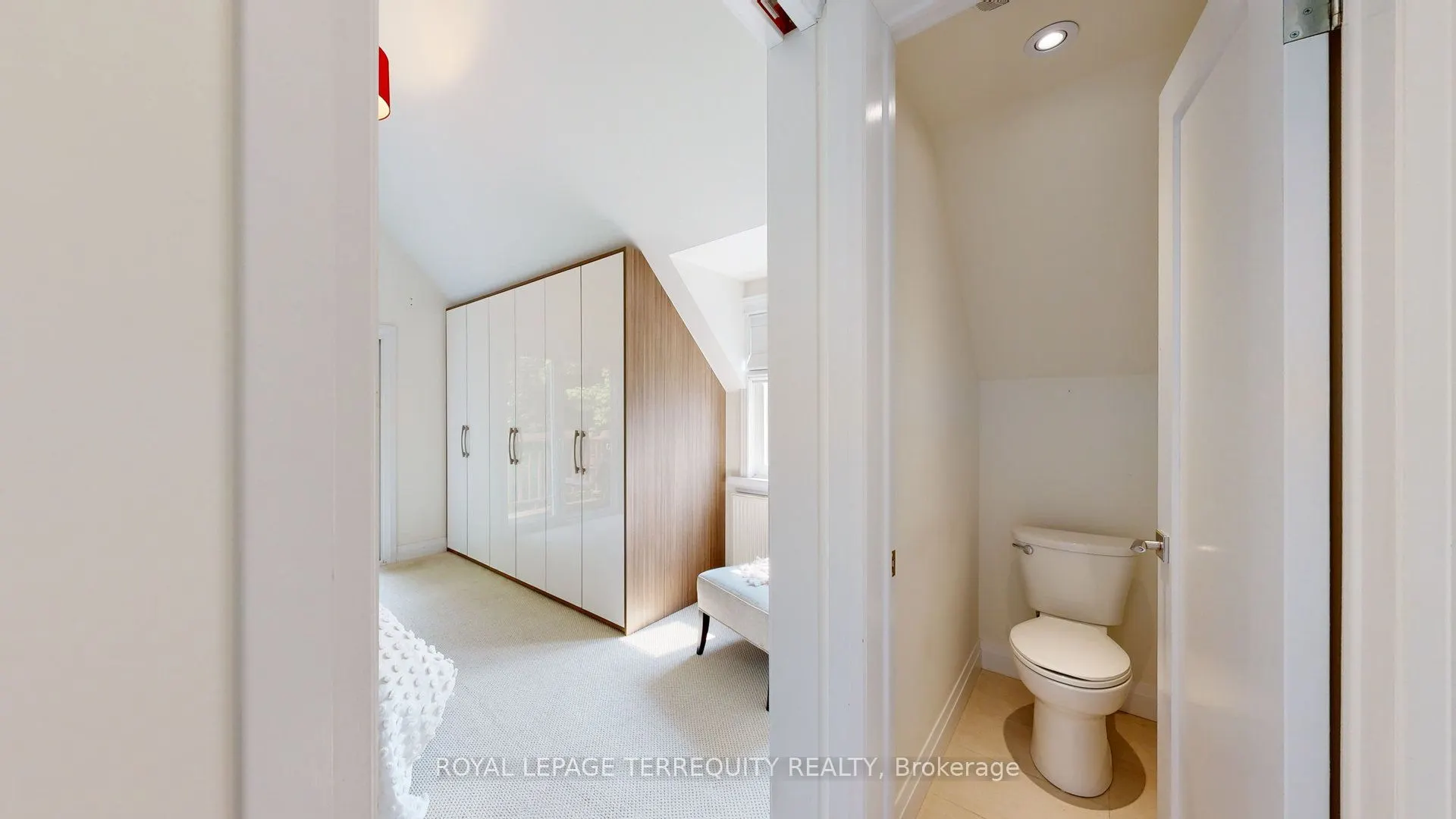 65 Burnhamthorpe Crescent