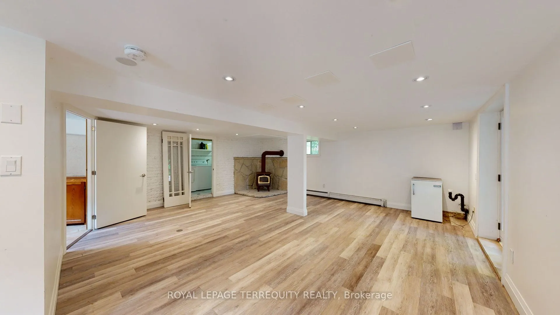 65 Burnhamthorpe Crescent