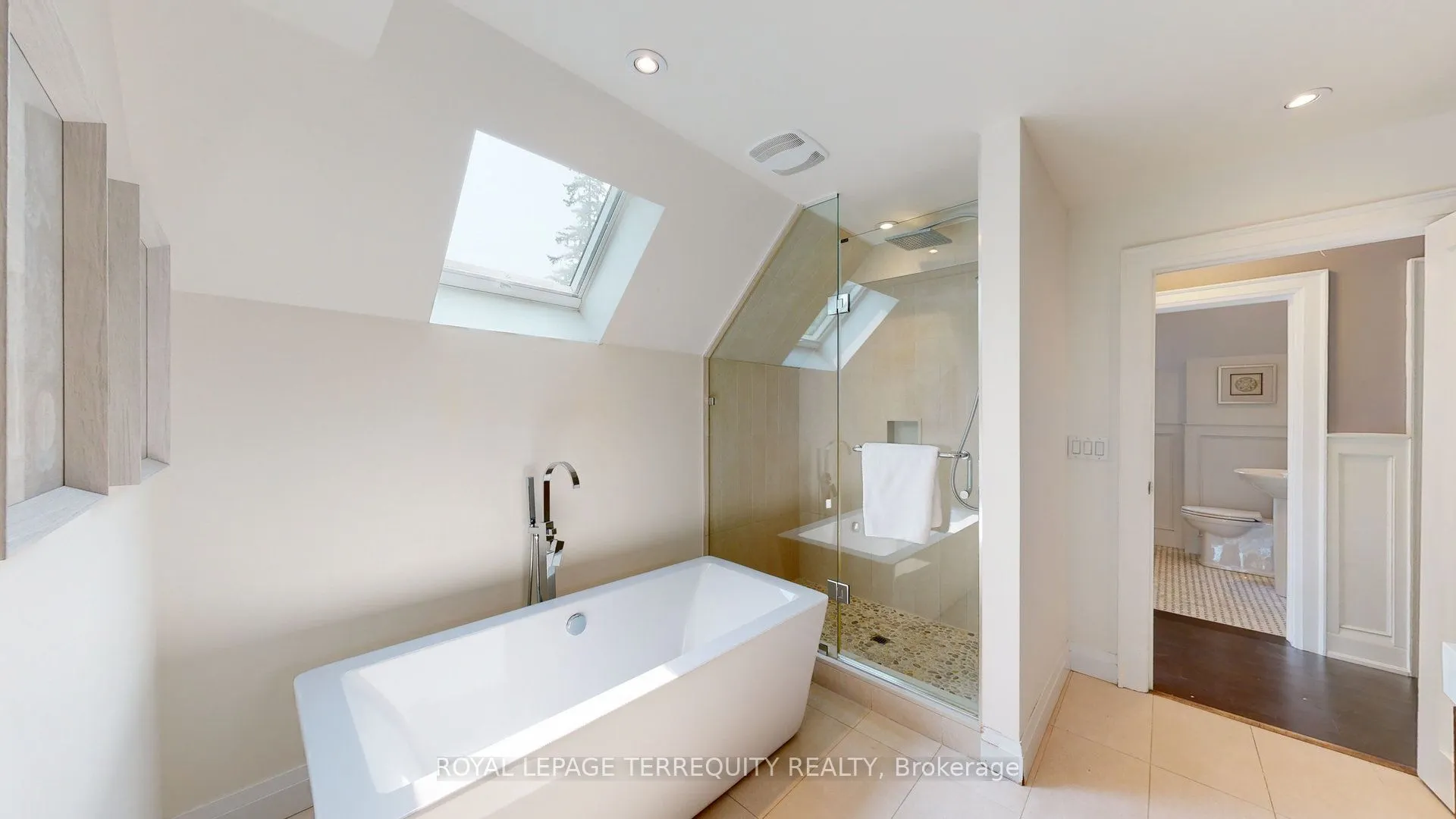 65 Burnhamthorpe Crescent