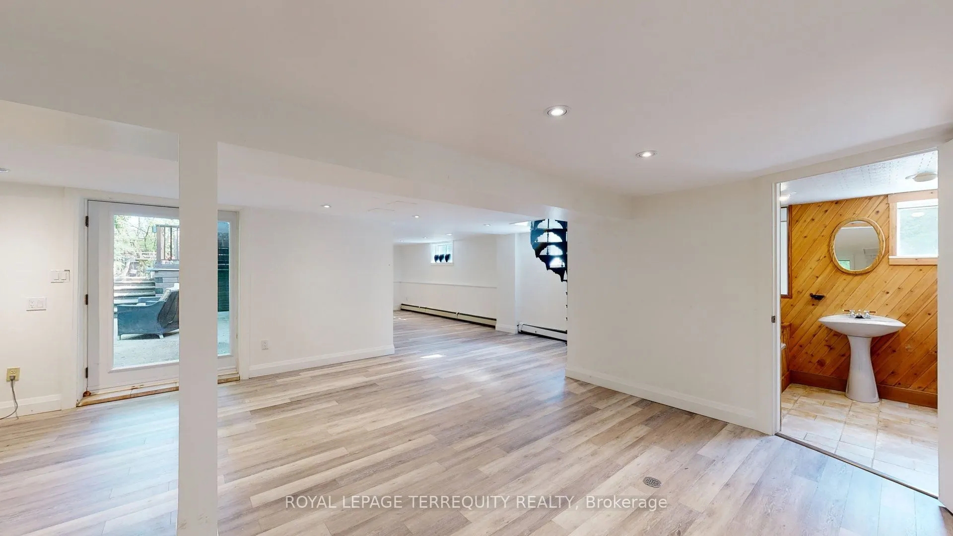 65 Burnhamthorpe Crescent