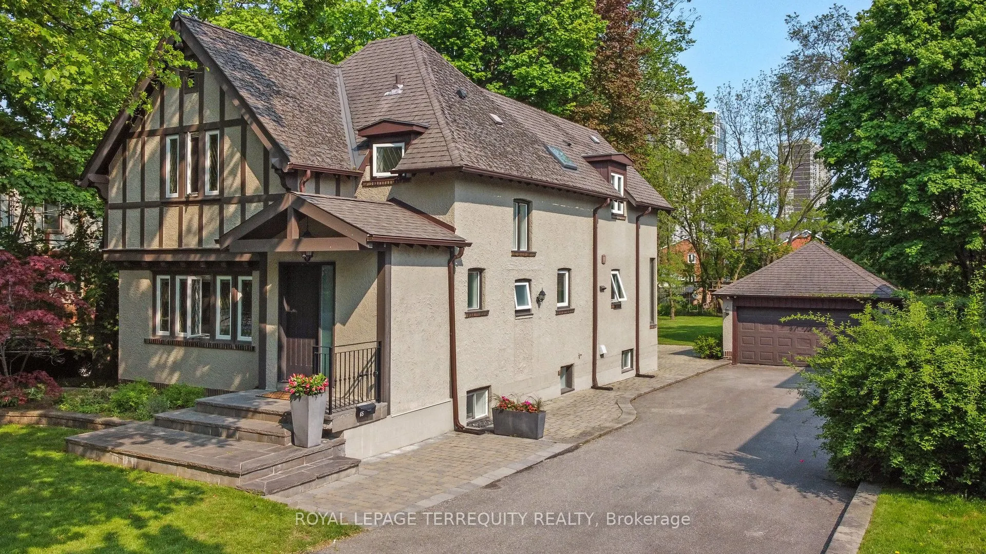 65 Burnhamthorpe Crescent