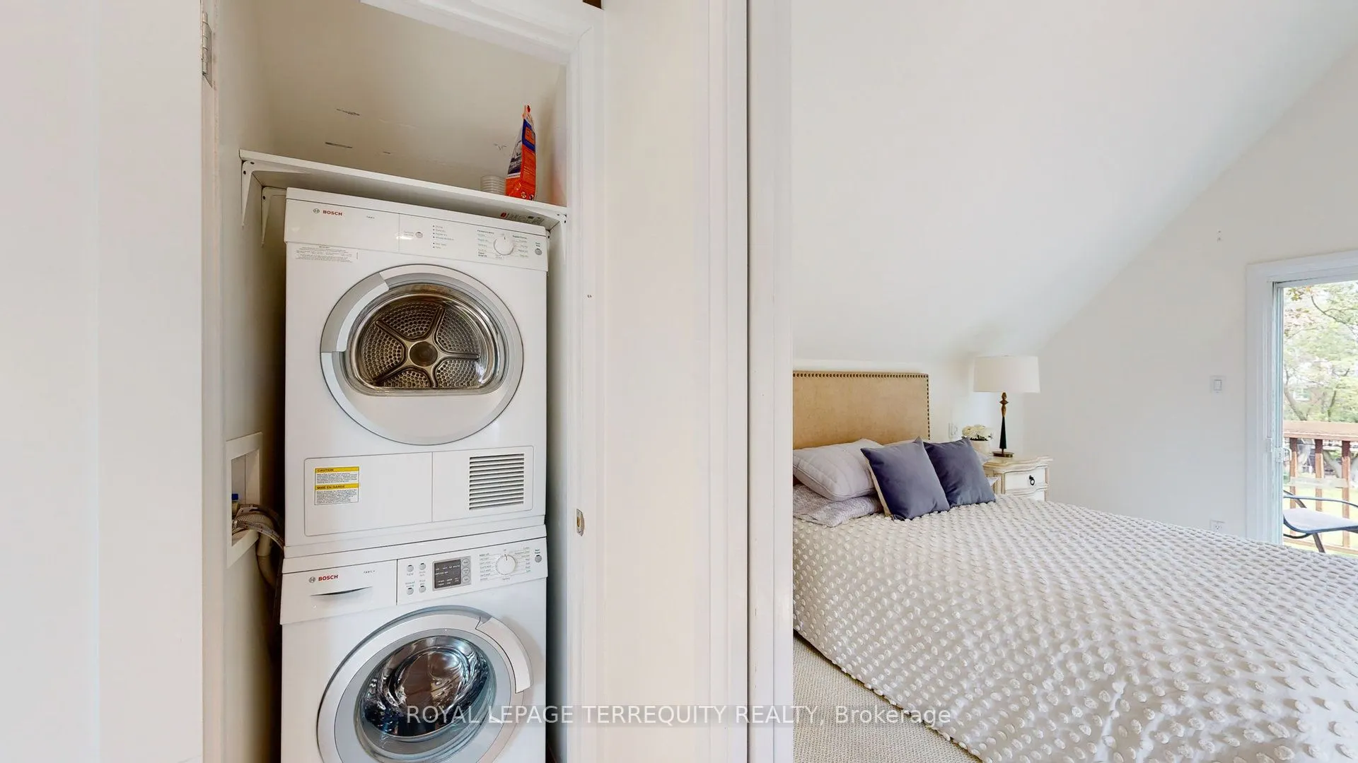 65 Burnhamthorpe Crescent