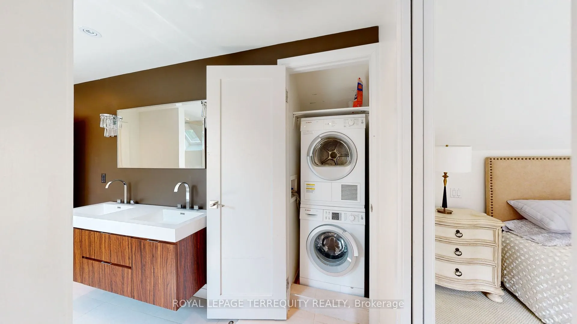 65 Burnhamthorpe Crescent