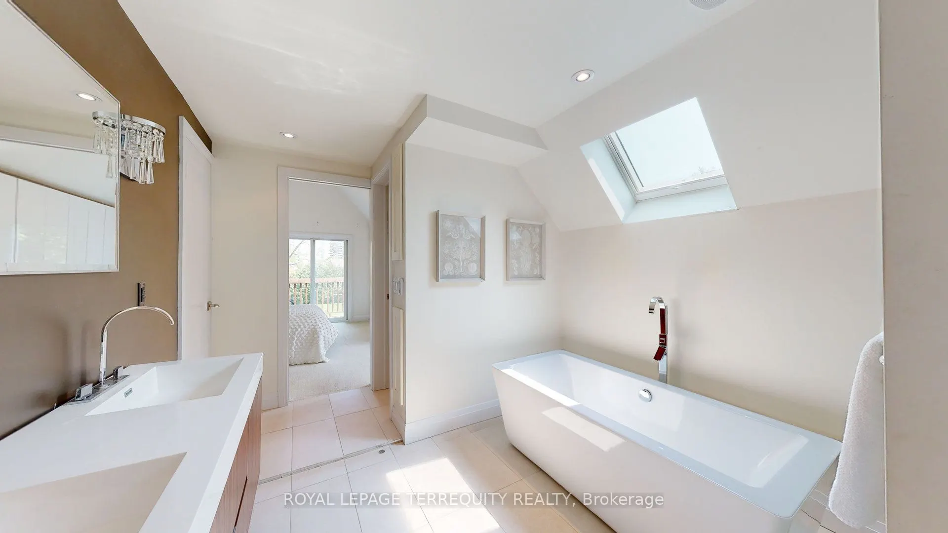 65 Burnhamthorpe Crescent