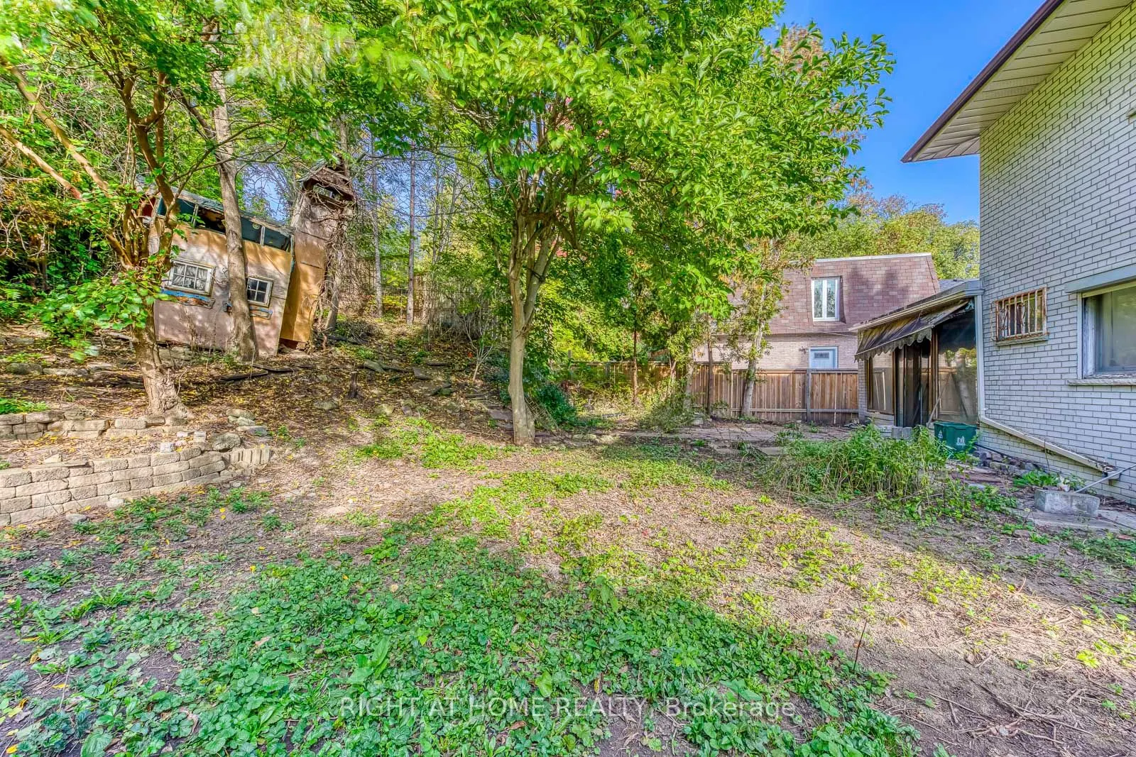 2572 Islington Avenue